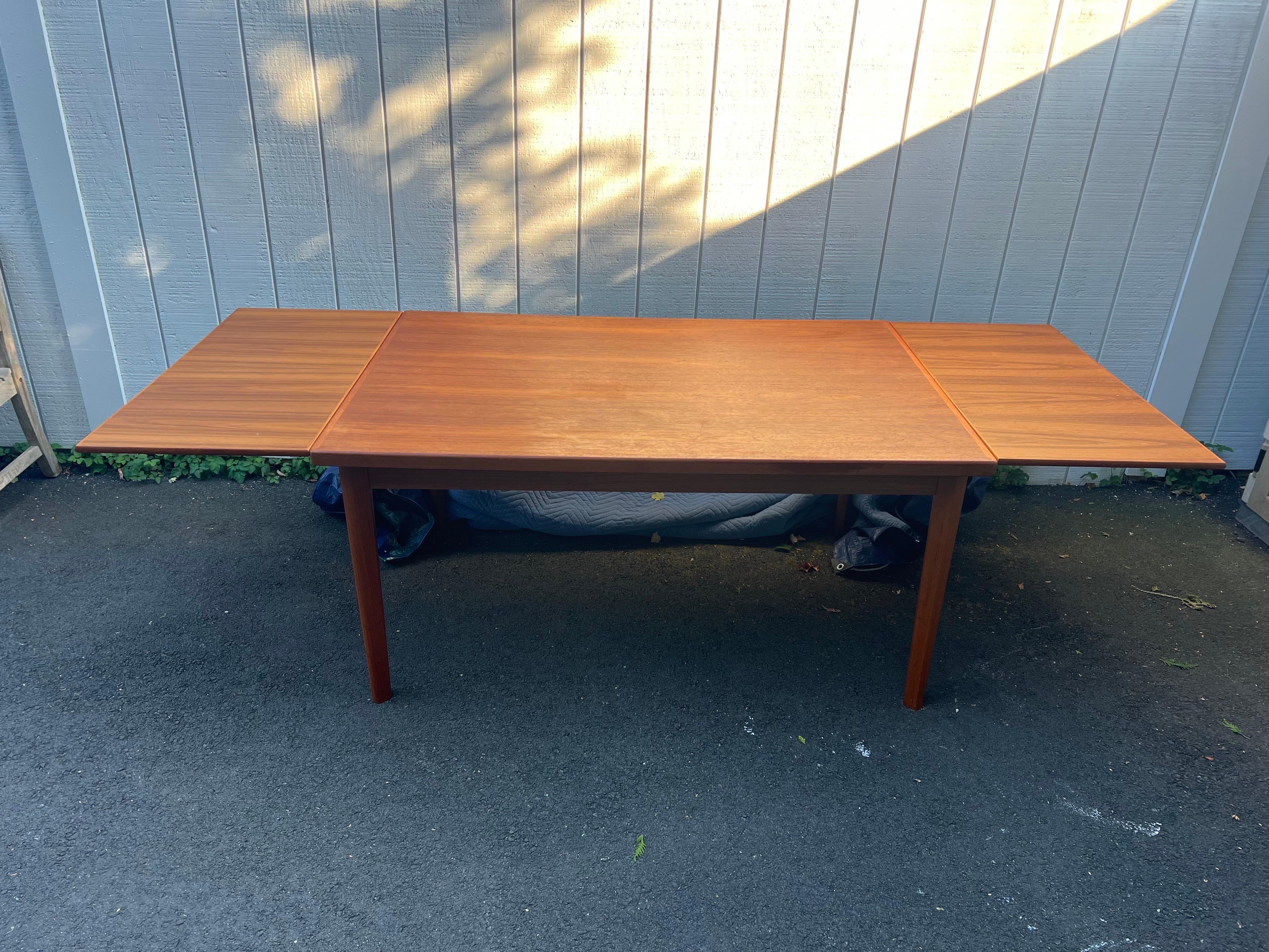 Mid Century Modern Extendable Teak Table 3