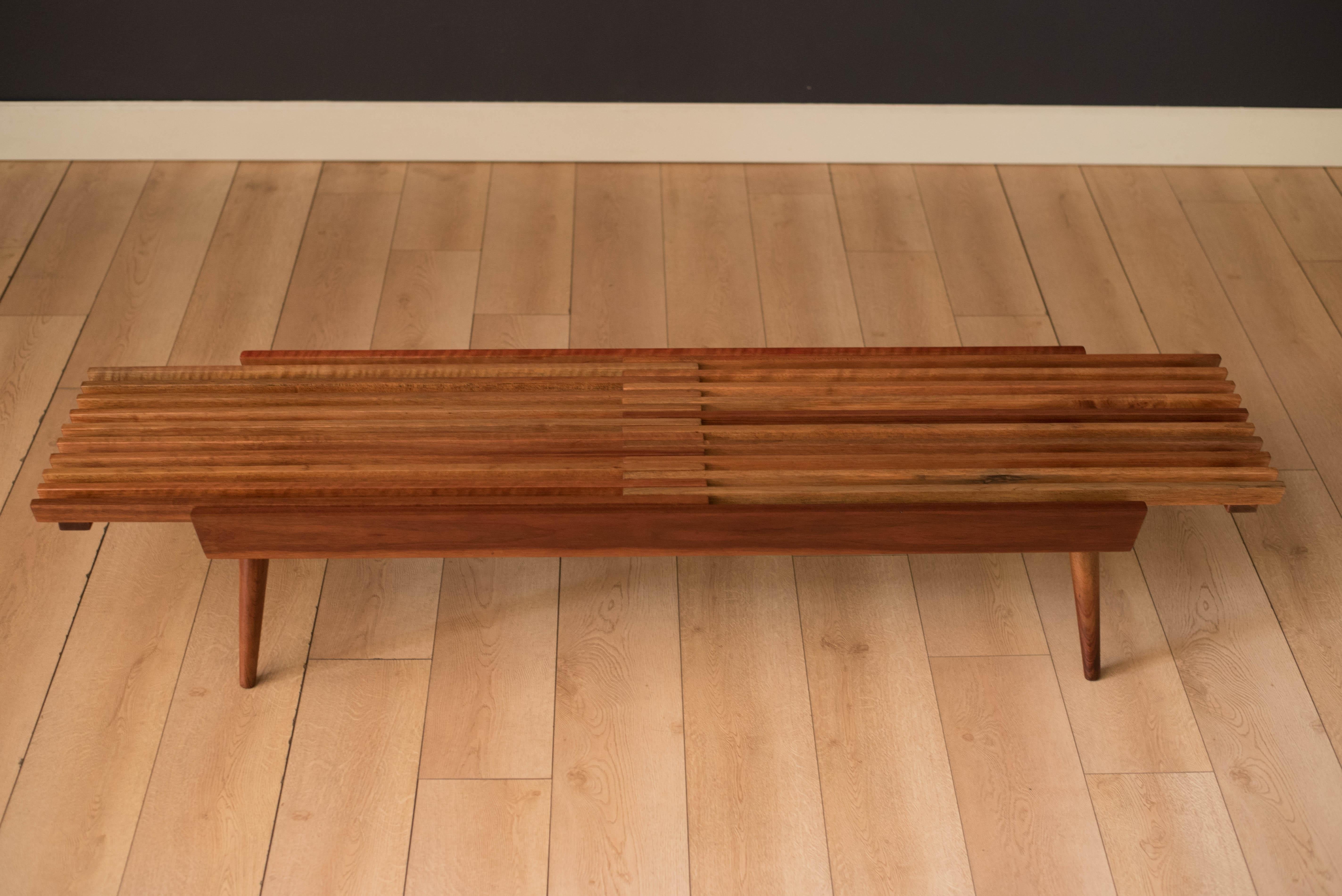 Mid-Century Modern Extension Slat Wood Bench In Good Condition In San Jose, CA