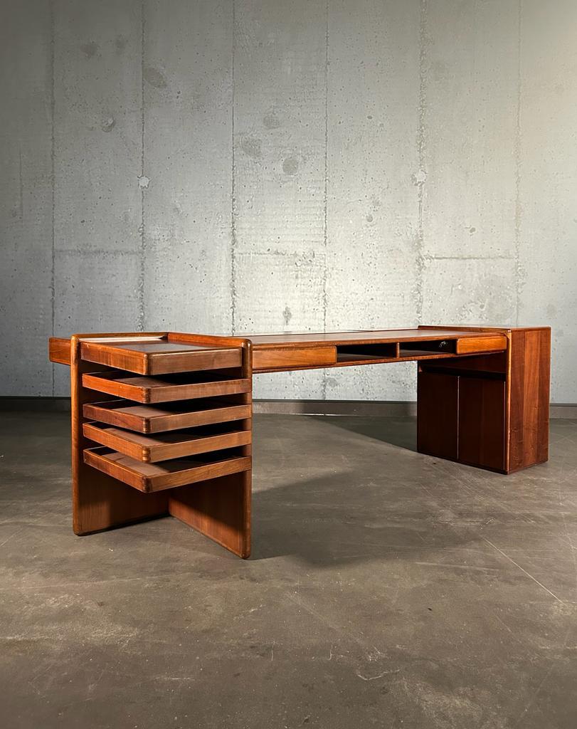 Bureau de direction moderne du milieu du siècle dernier de Fabio Lenci pour Bernini, 1974 4