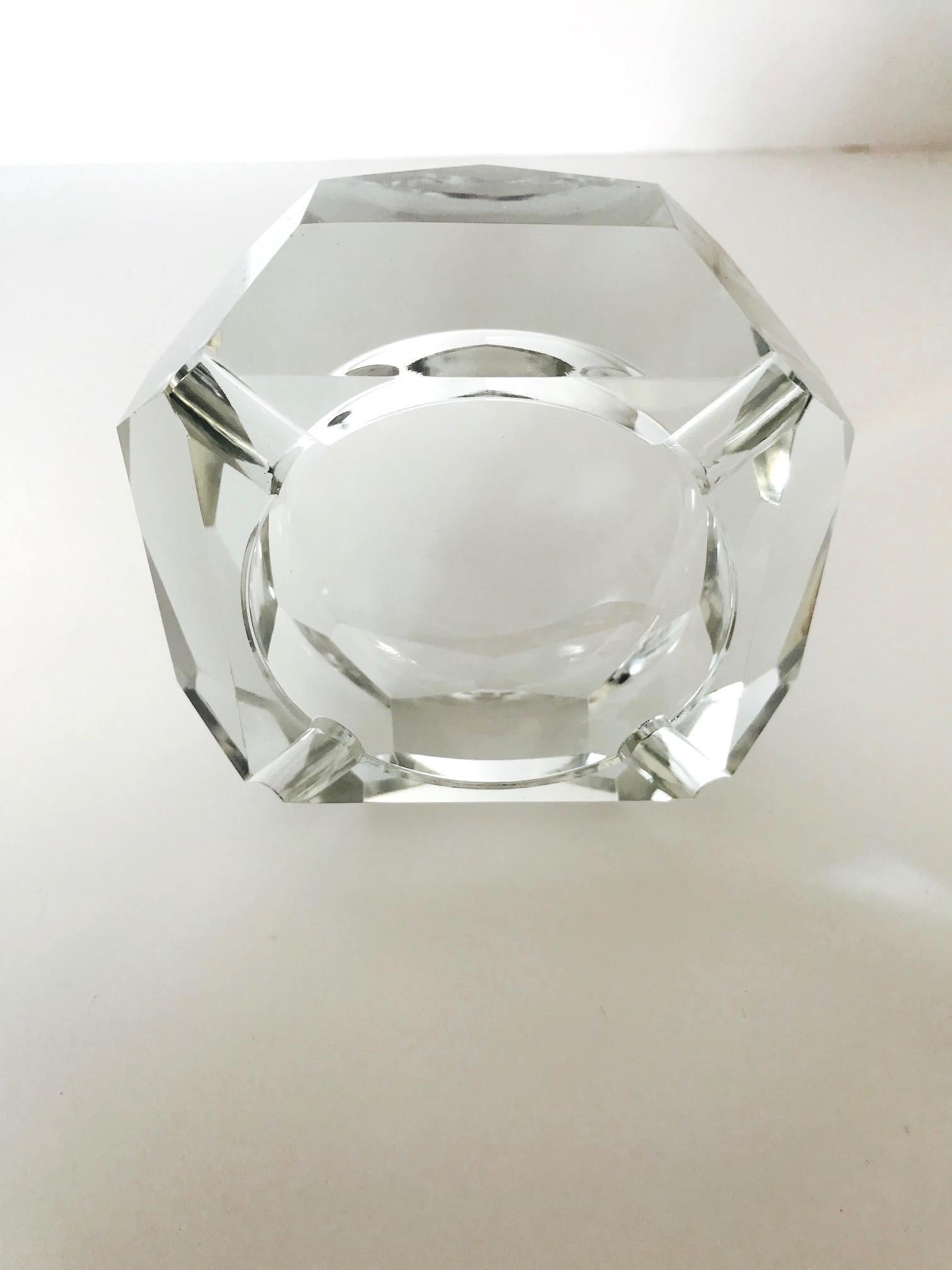Mid-Century Modern Faceted Crystal Ashtray, France, 1960s In Excellent Condition In Fort Lauderdale, FL