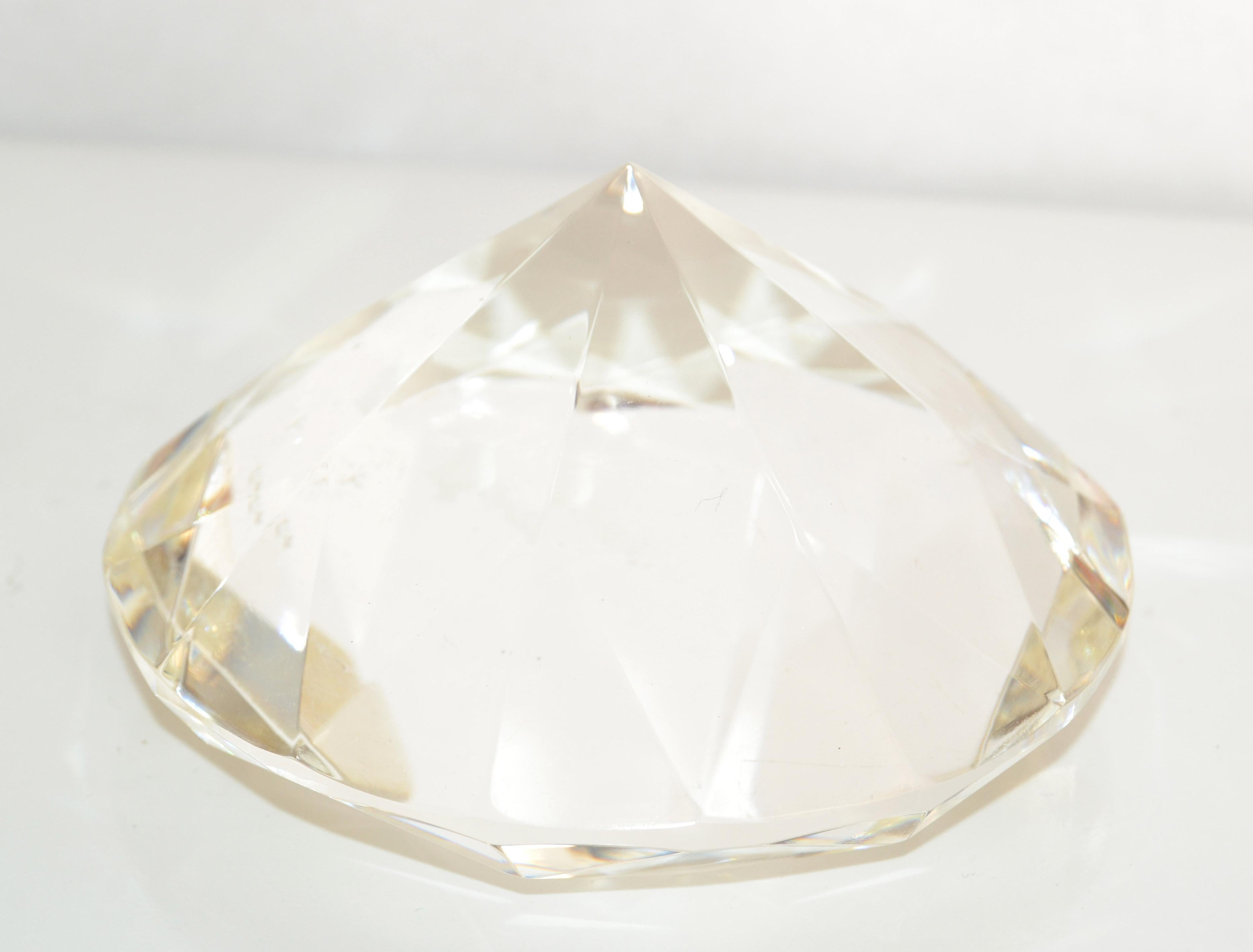 One Mid-Century Modern Faceted Glass Diamond Shaped Figurine Paperweight Desk  For Sale 3
