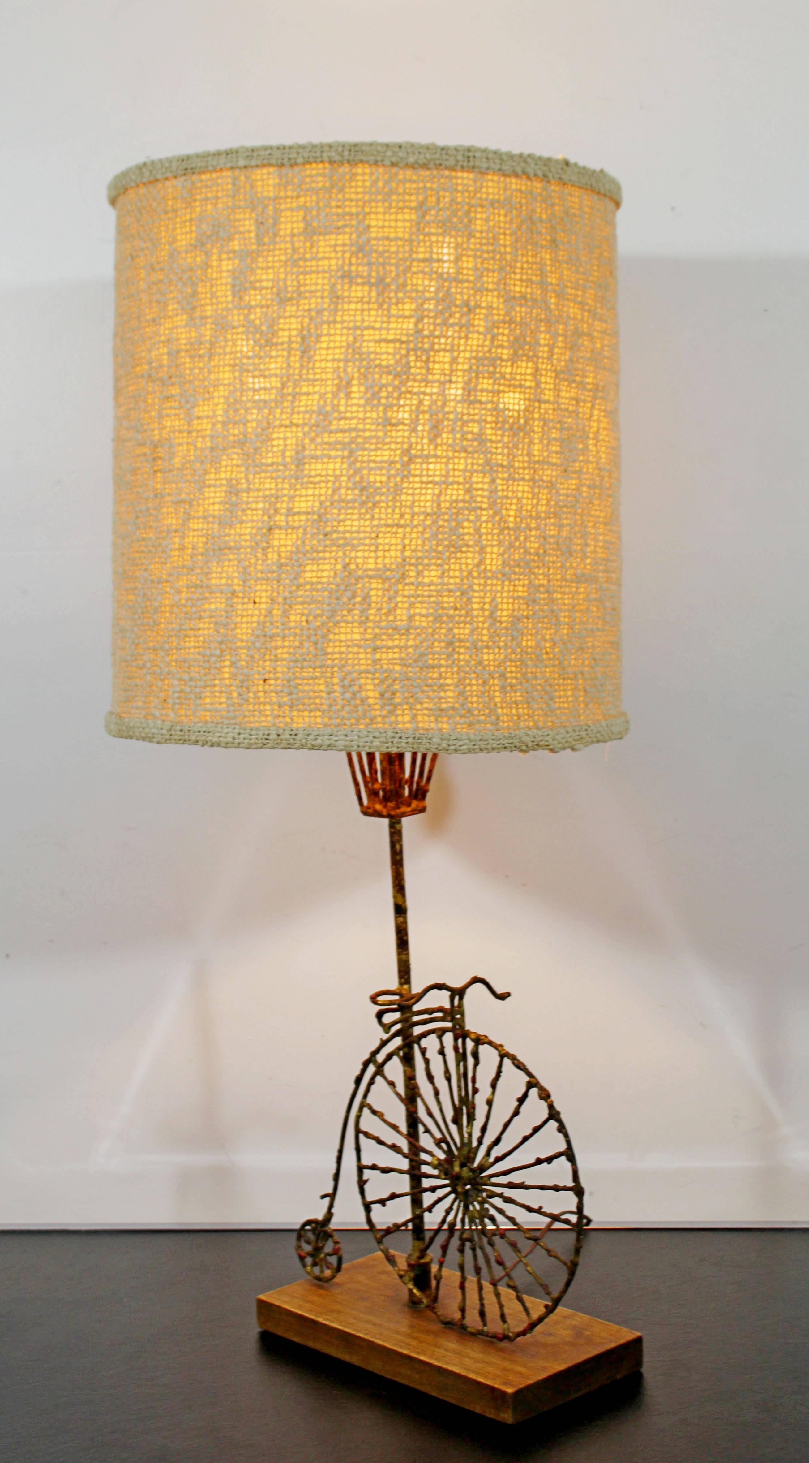 Mid-Century Modern Fantoni Brutalist Brass Bicycle Table Lamp Italian 1960s In Good Condition In Keego Harbor, MI