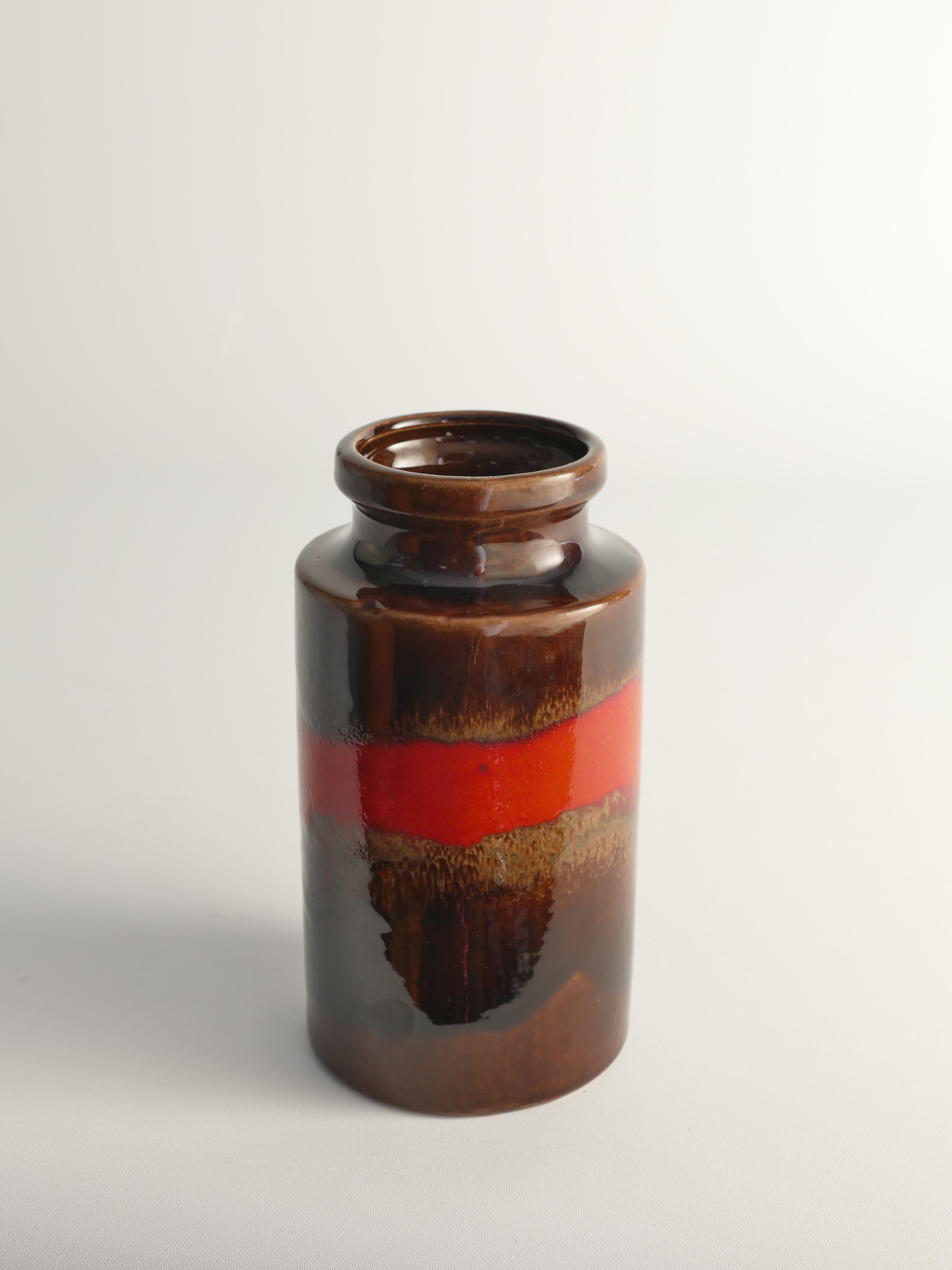 Vaso in gres Fat Lava Red and Brown di Scheurich, W. Brown, Germania, metà del secolo scorso. In condizioni buone in vendita a Grythyttan, SE