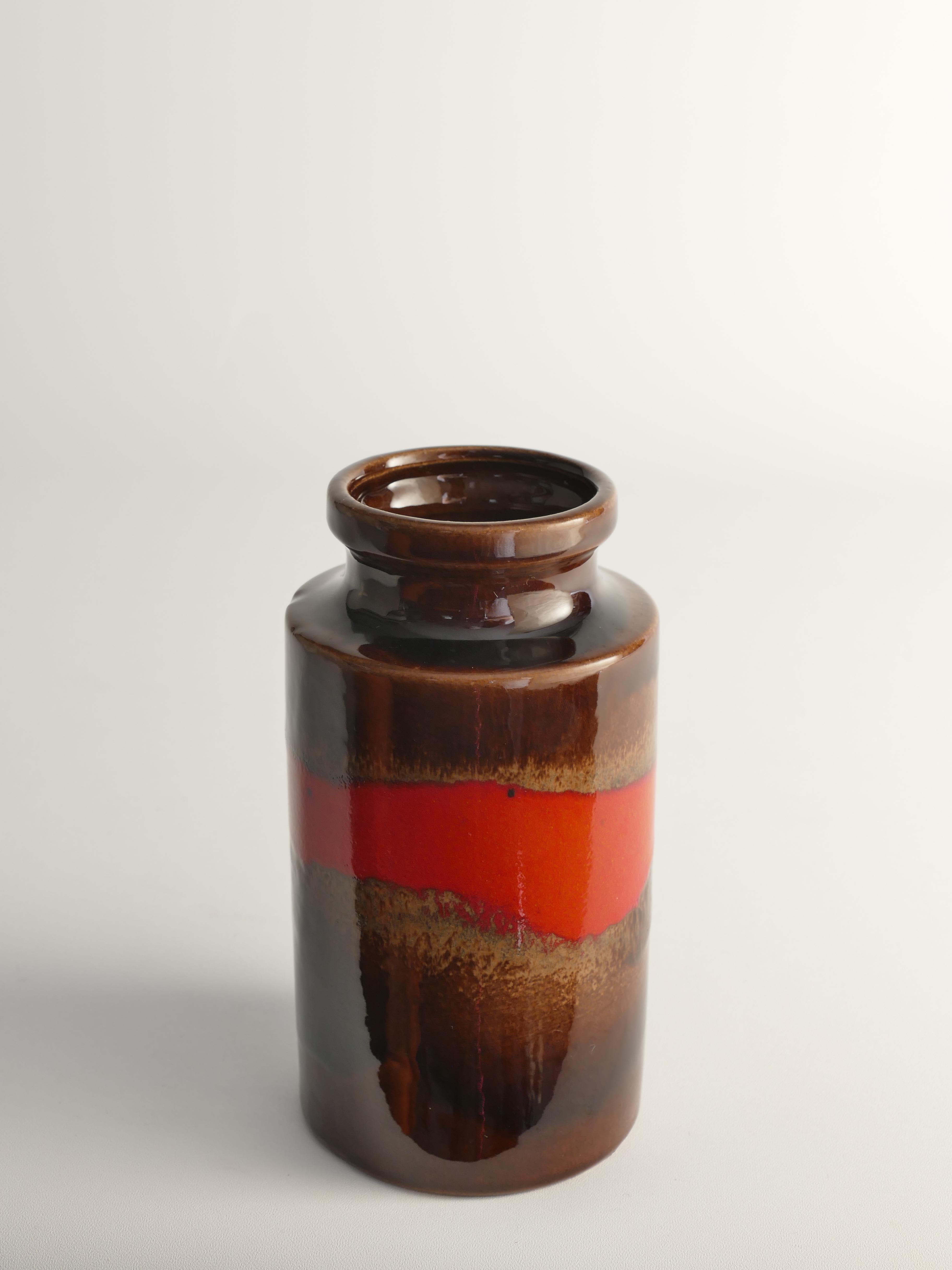 Metà XX secolo Vaso in gres Fat Lava Red and Brown di Scheurich, W. Brown, Germania, metà del secolo scorso. in vendita