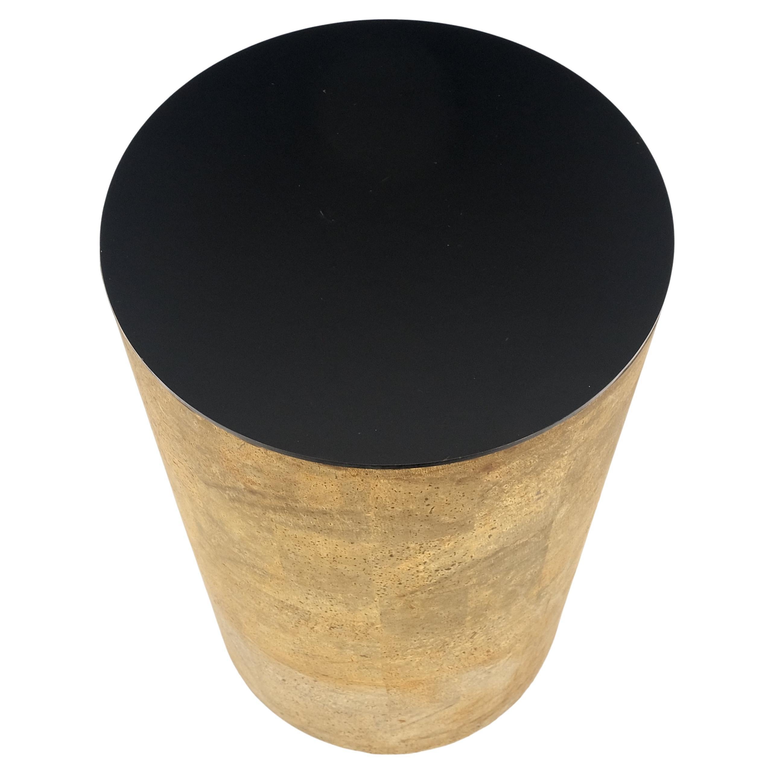 Guéridon moderne en faux bambou de 30 po de hauteur, avec cylindre rond et dessus en stratifié noir 