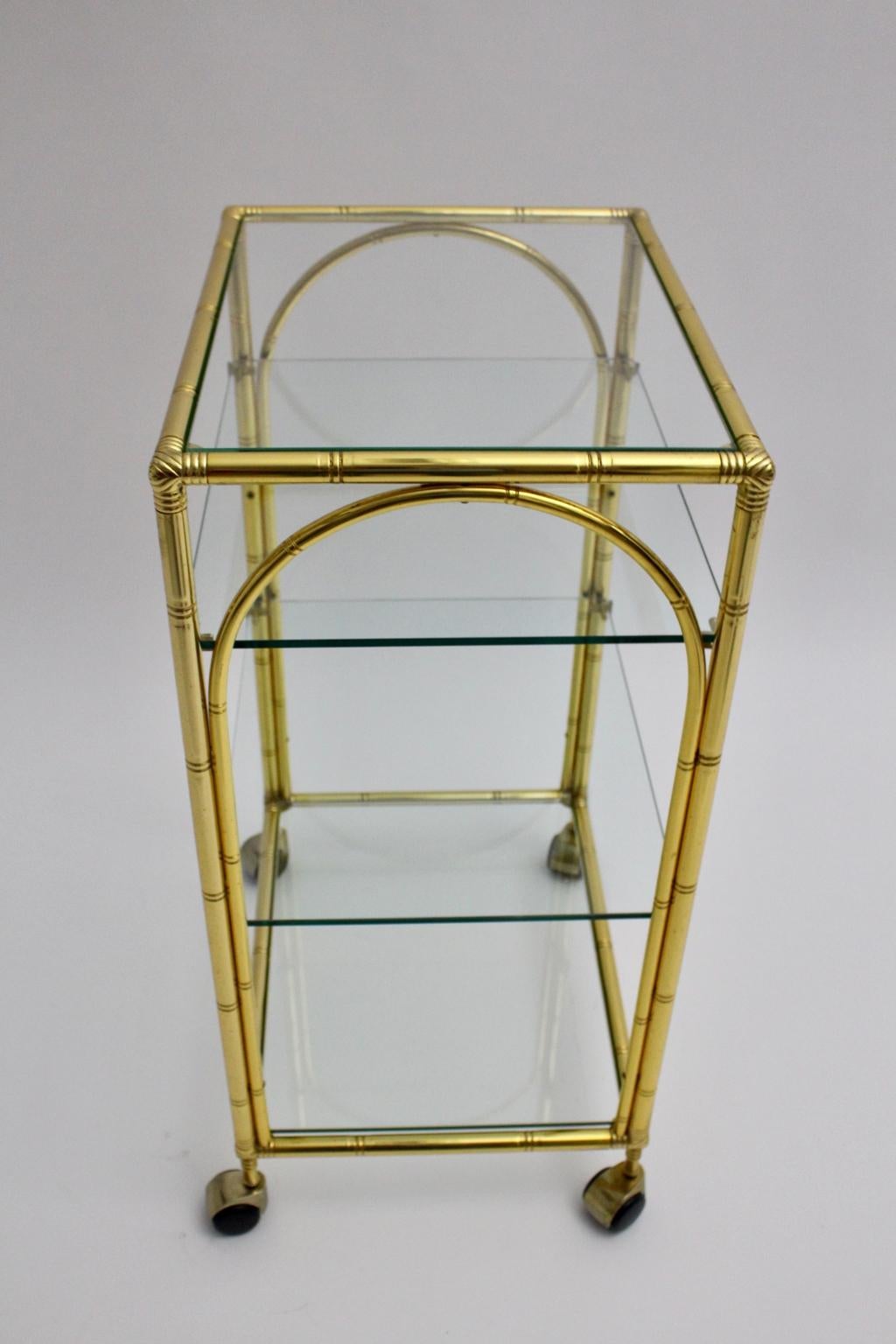 Mid-Century Modern Faux Bamboo Bar Cart von Maison Baguès zugeschrieben, 1960er Jahre (Metall) im Angebot