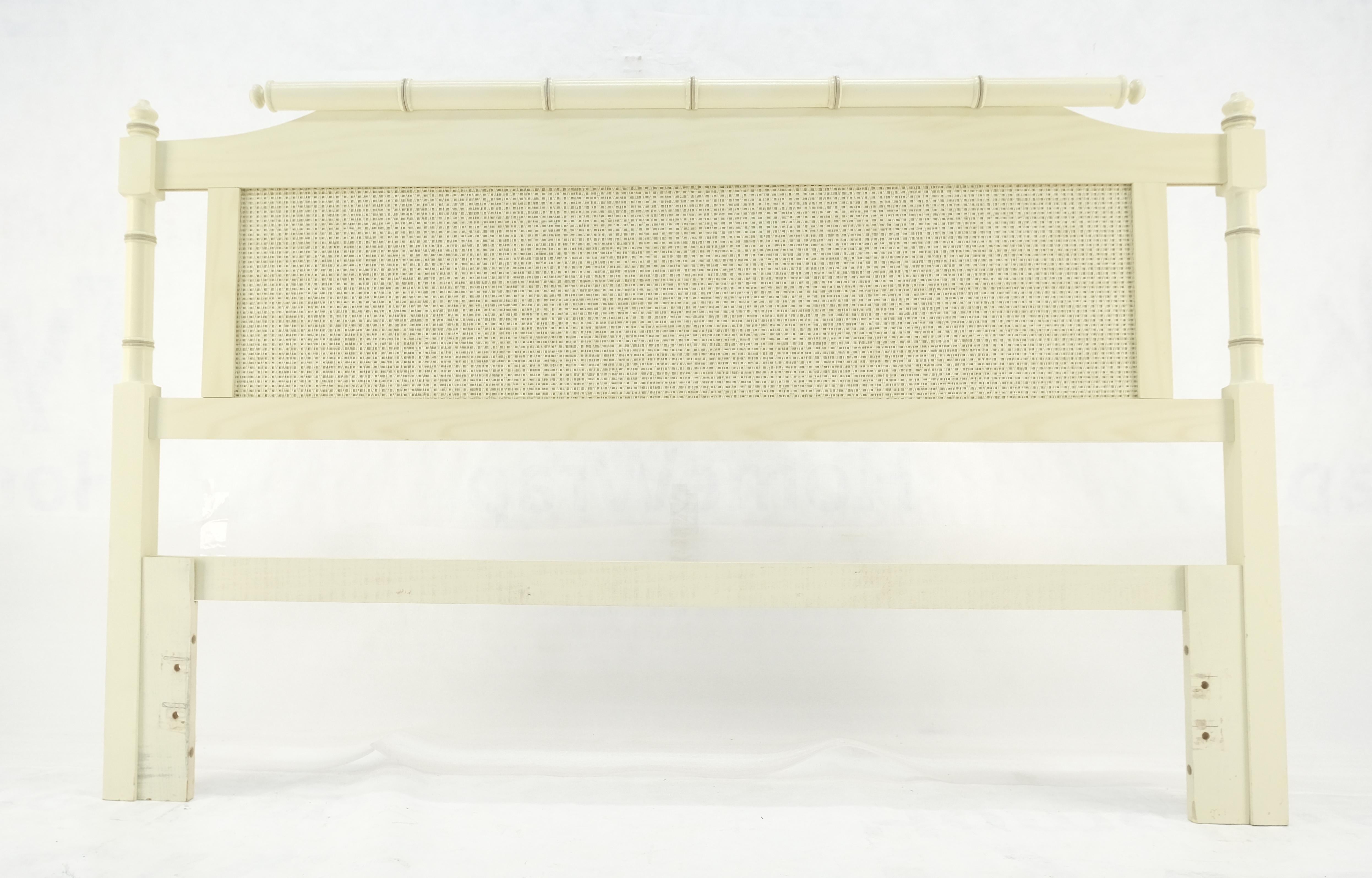 American Mid Century Modern Faux Bamboo Beige White Queen Size Headboard Bed MINT For Sale