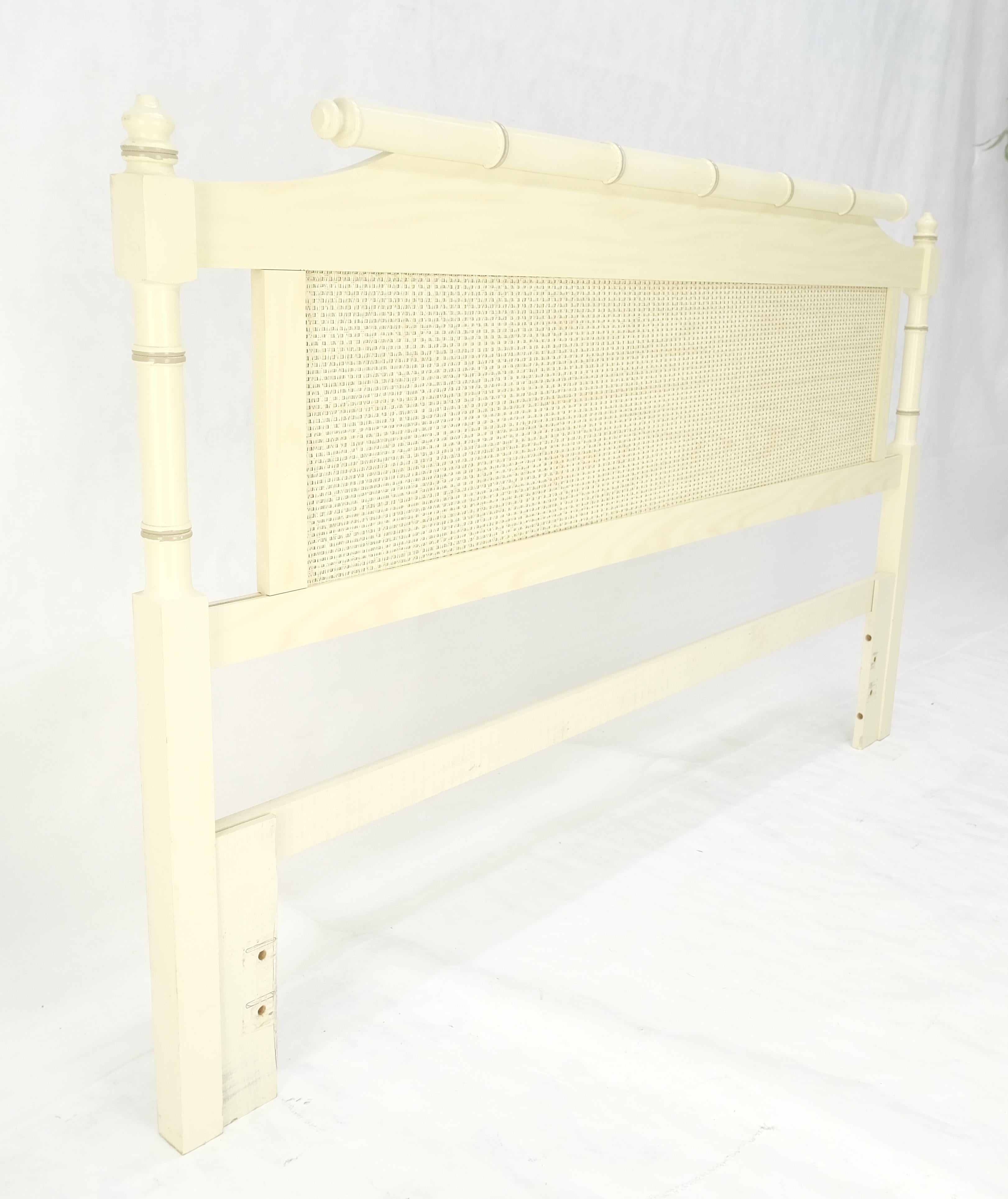 Cane Mid Century Modern Faux Bamboo Beige White Queen Size Headboard Bed MINT For Sale