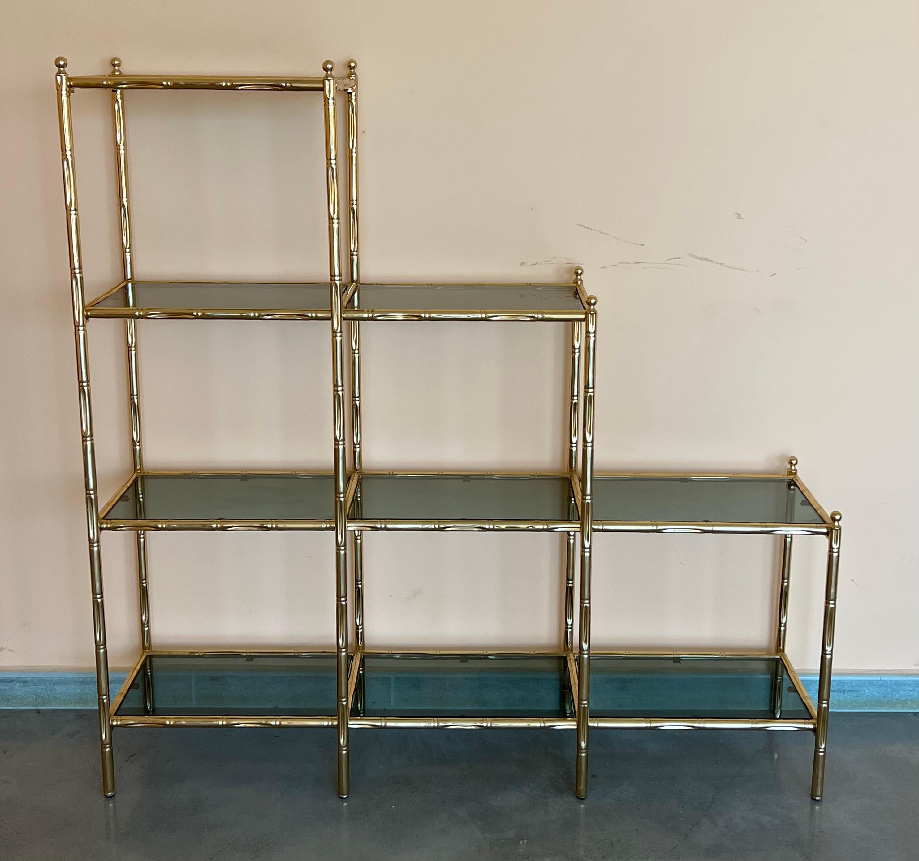 Mid-Century Modern Faux Bamboo Brass Etagere with Stair Form and Smoked Glass In Good Condition For Sale In Miami, FL