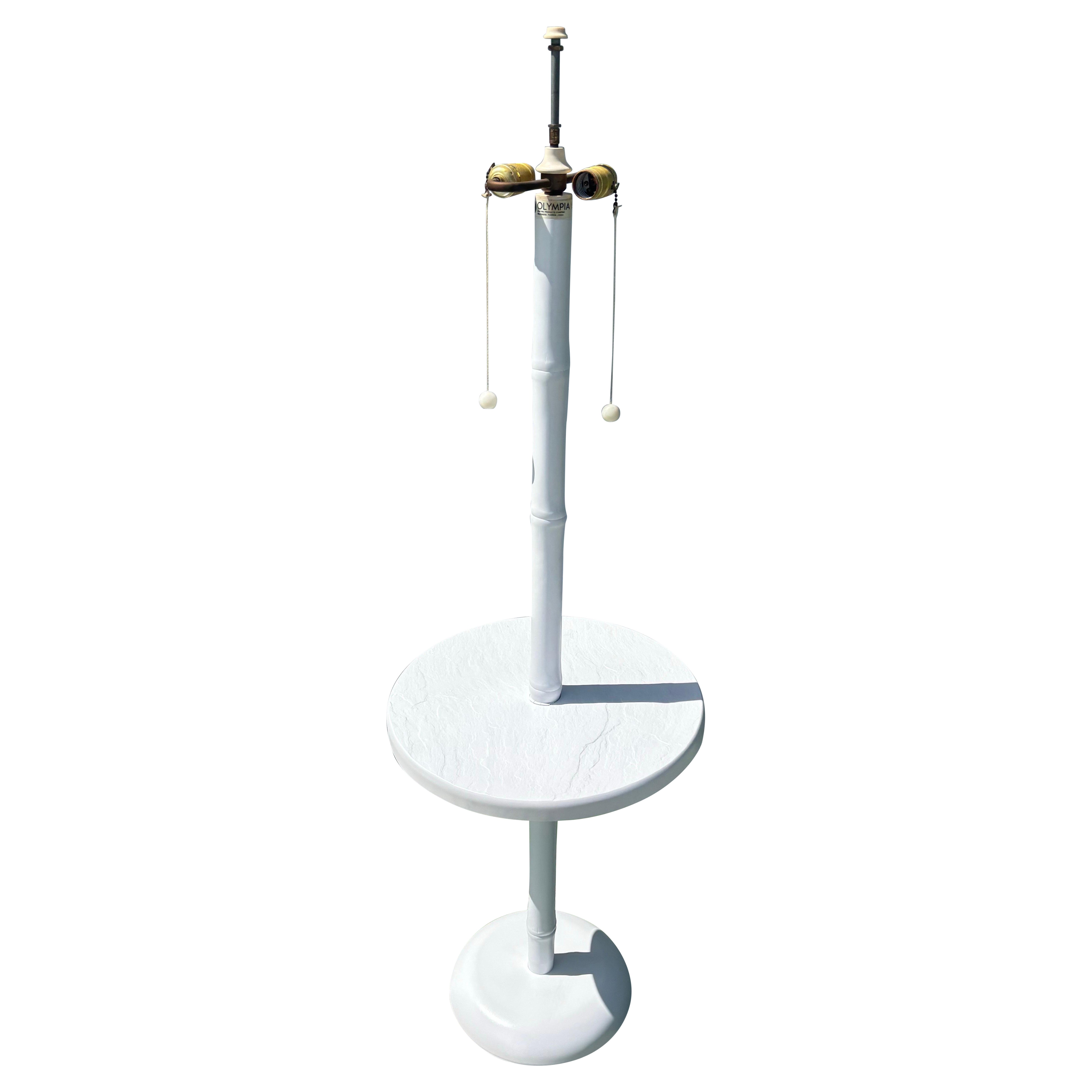 Moderne mittelalterliche lampe aus bambus für draußen von Olympia im Angebot