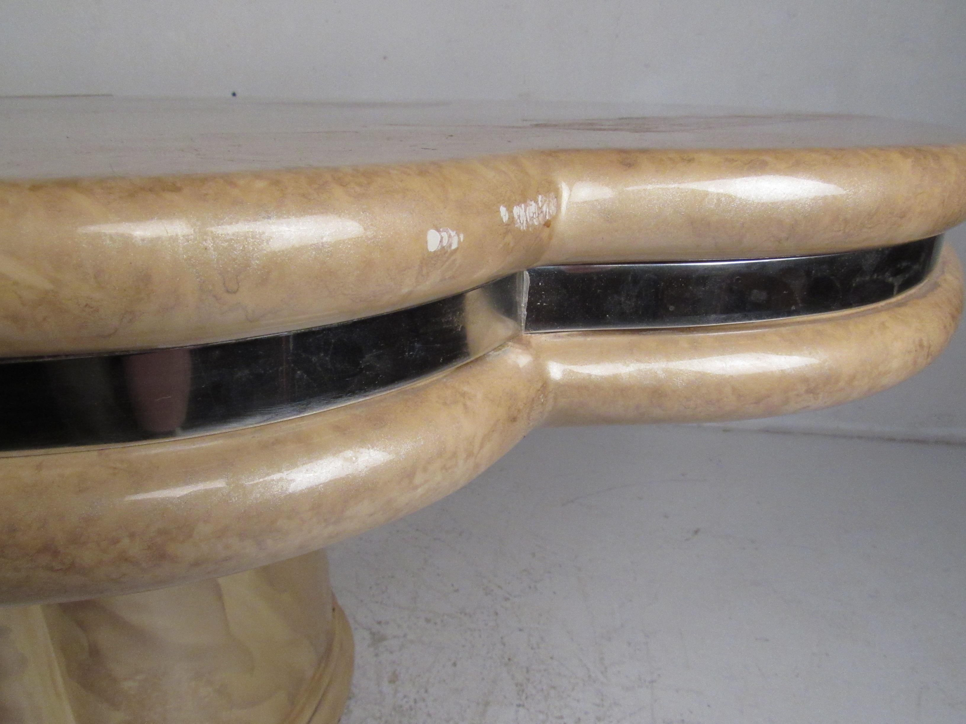 Mid-Century Modern Faux Marble Dining Table For Sale 3