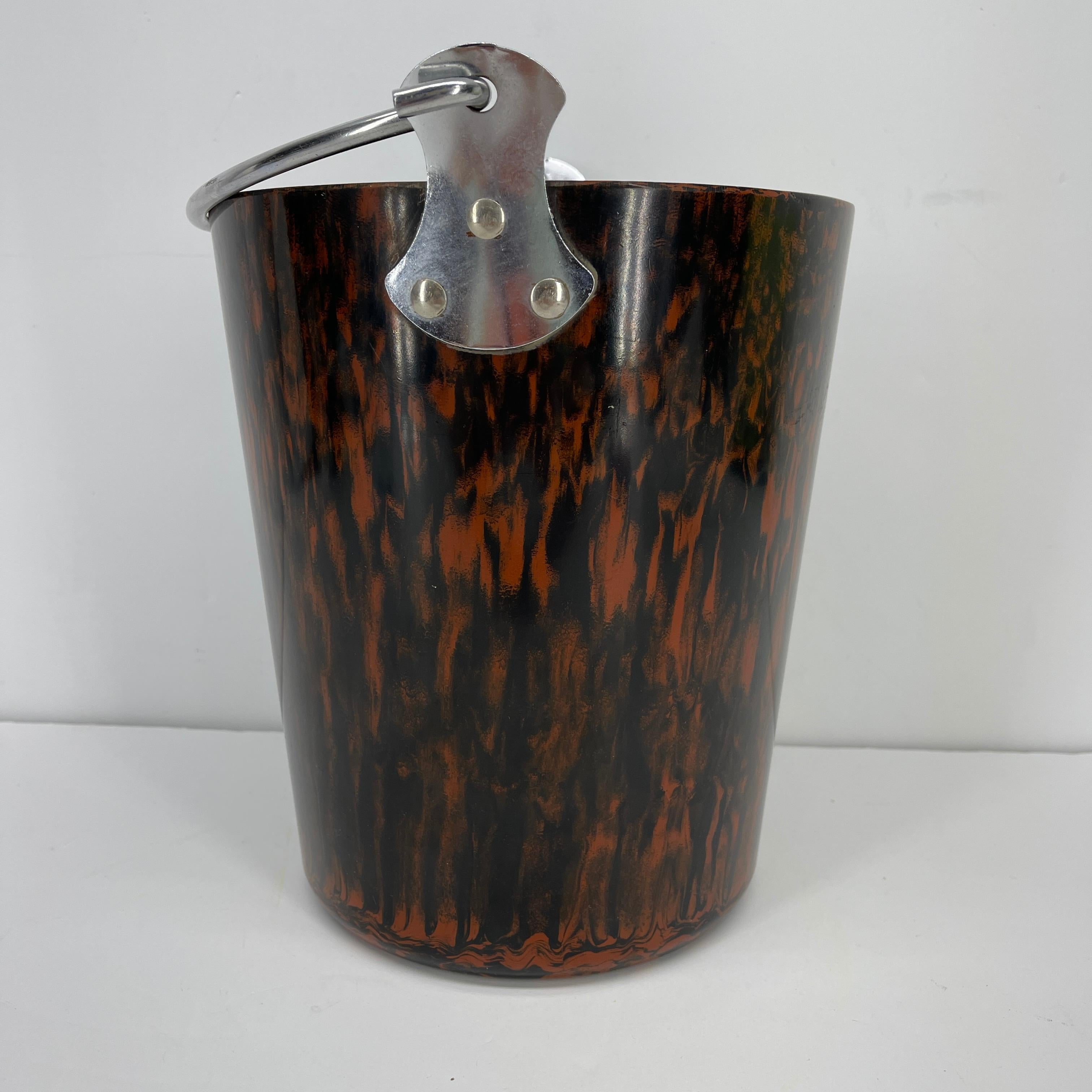 Mid-Century Modern Faux Tortoise Shell Ice Bucket with Chrome Handle, Italian For Sale 3