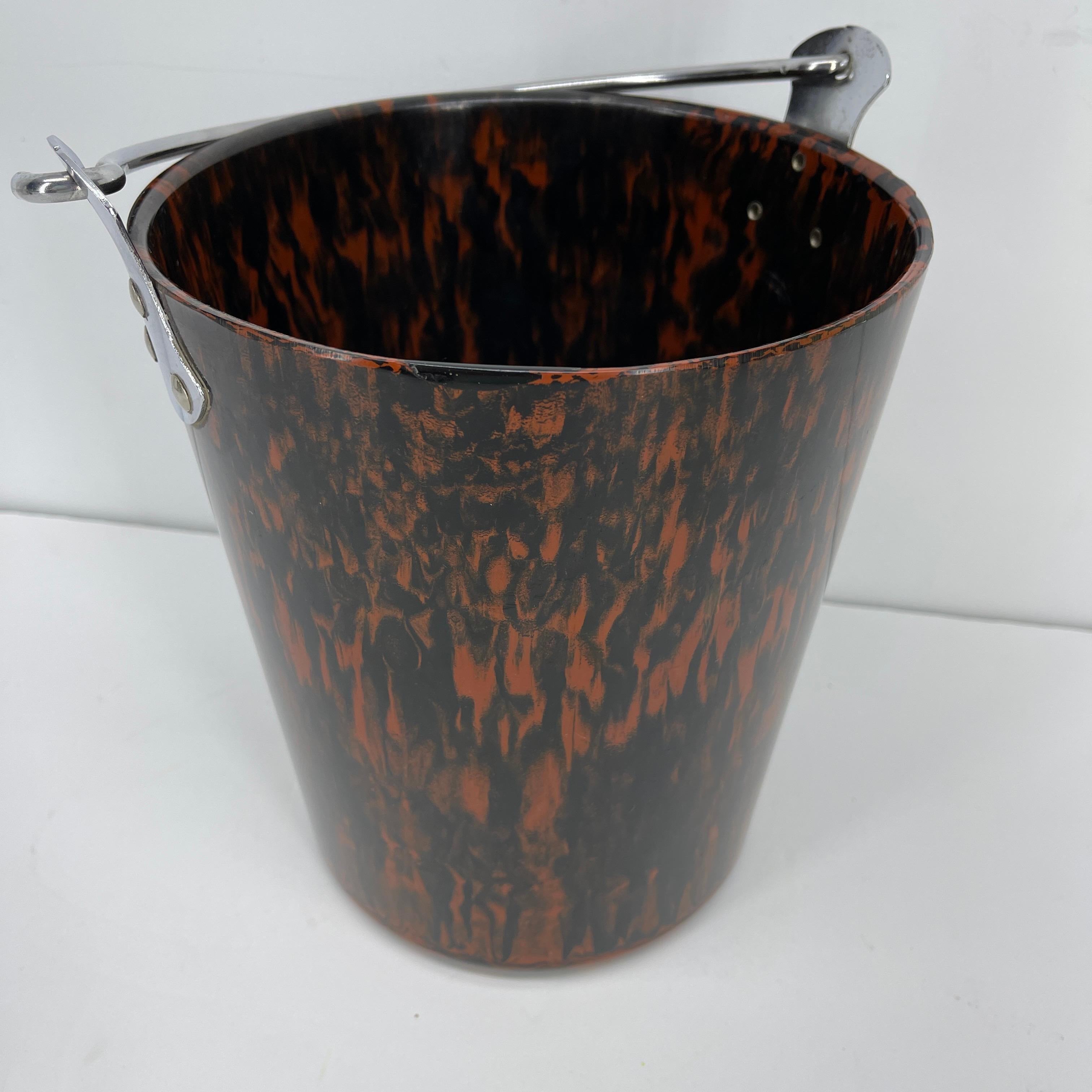 Mid-Century Modern Faux Tortoise Shell Ice Bucket with Chrome Handle, Italian For Sale 5