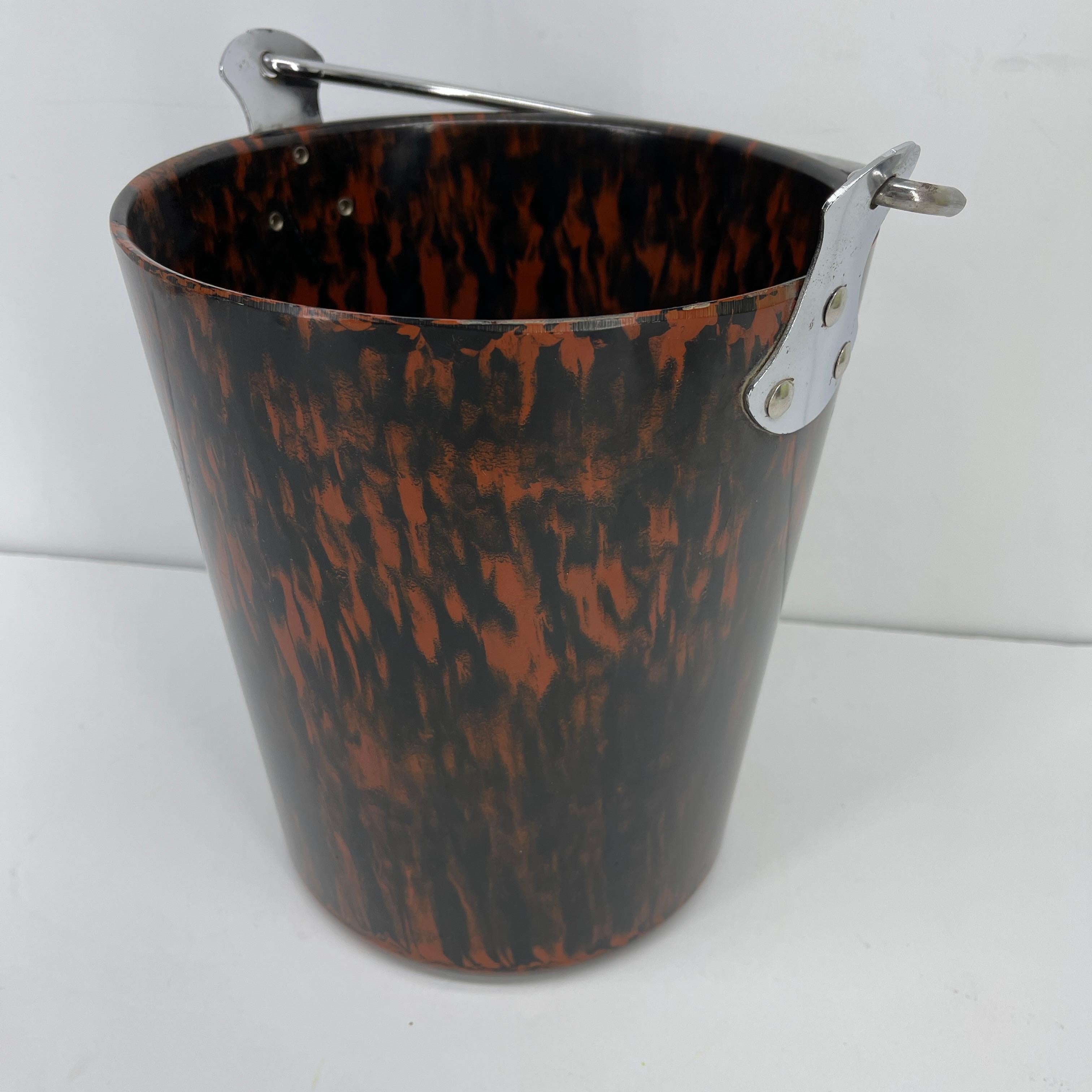 Mid-Century Modern Faux Tortoise Shell Ice Bucket with Chrome Handle, Italian For Sale 6