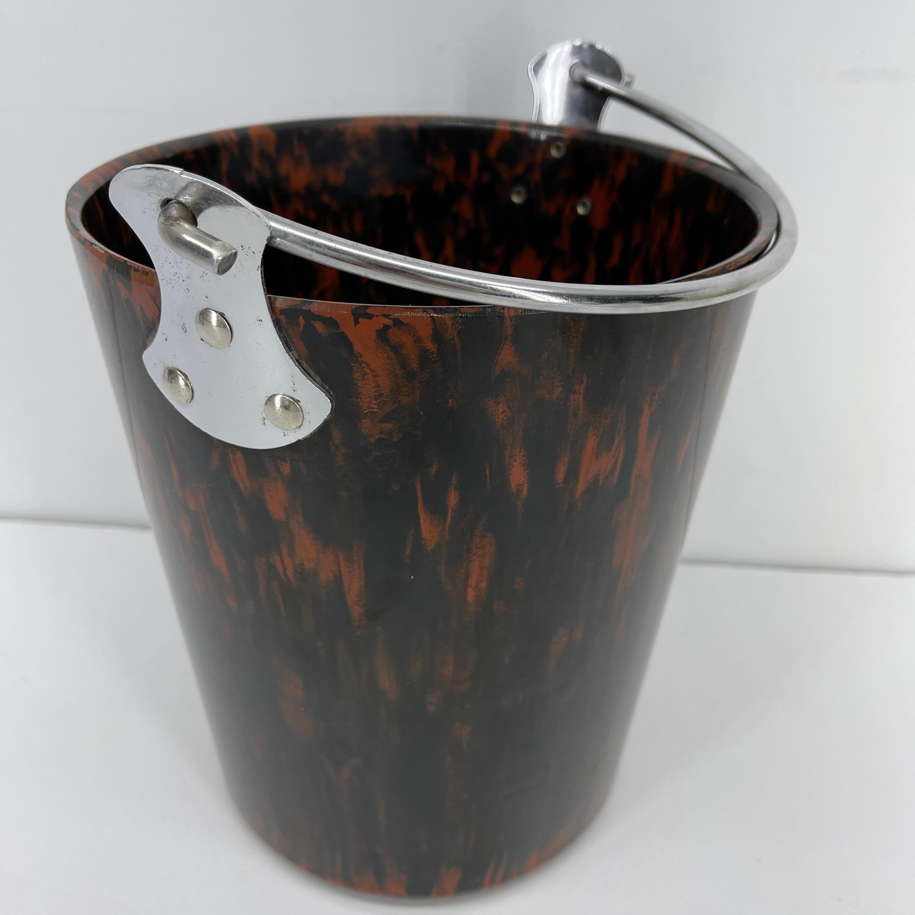 Mid-Century Modern Faux Tortoise Shell Ice Bucket with Chrome Handle, Italian For Sale 7