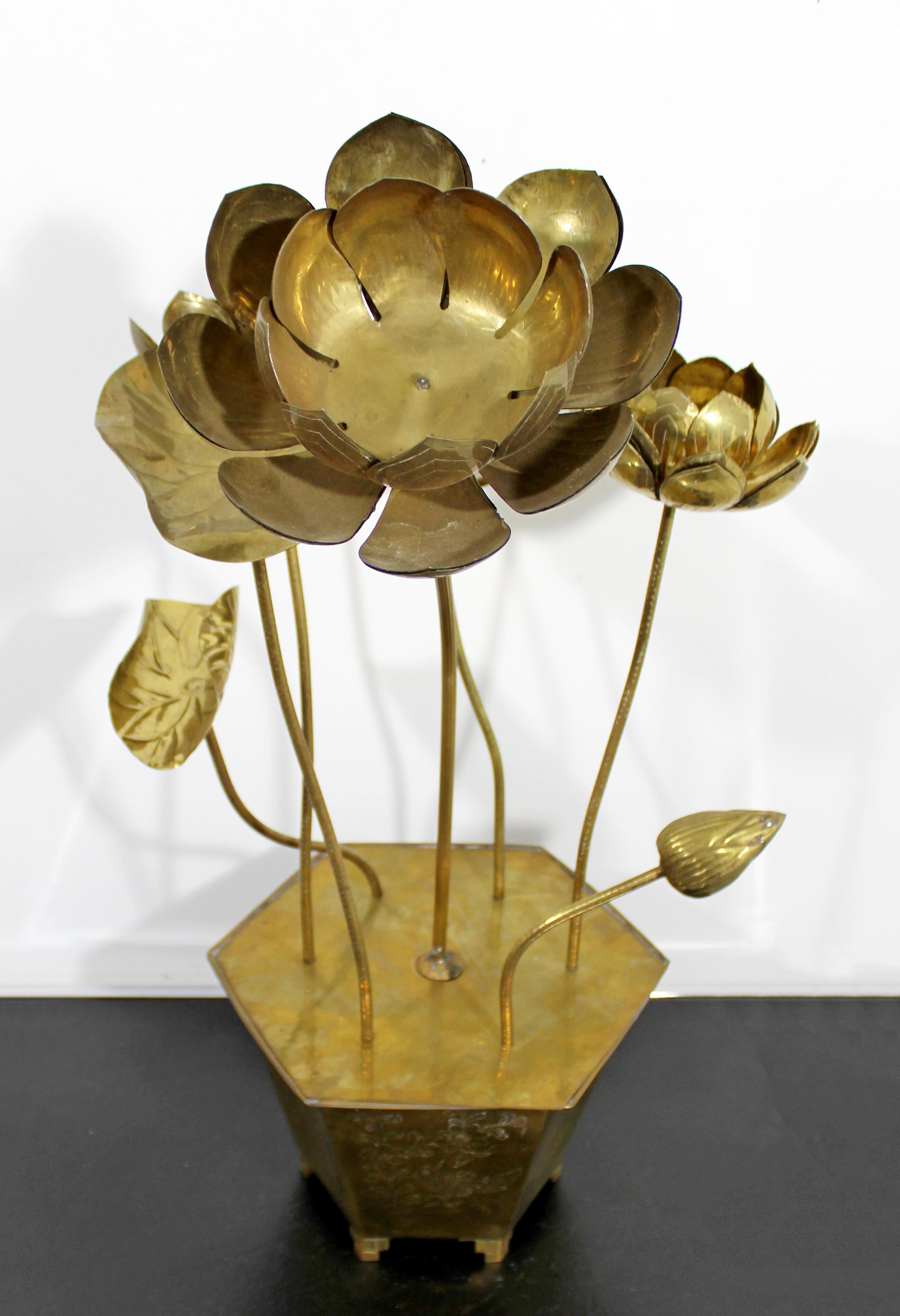 For your consideration is an absolutely stunning, etched brass chinoiserie adjustable Lotus table sculpture , by Feldman Lighting Co, circa 1970s. In excellent vintage condition. The dimensions are 12.5