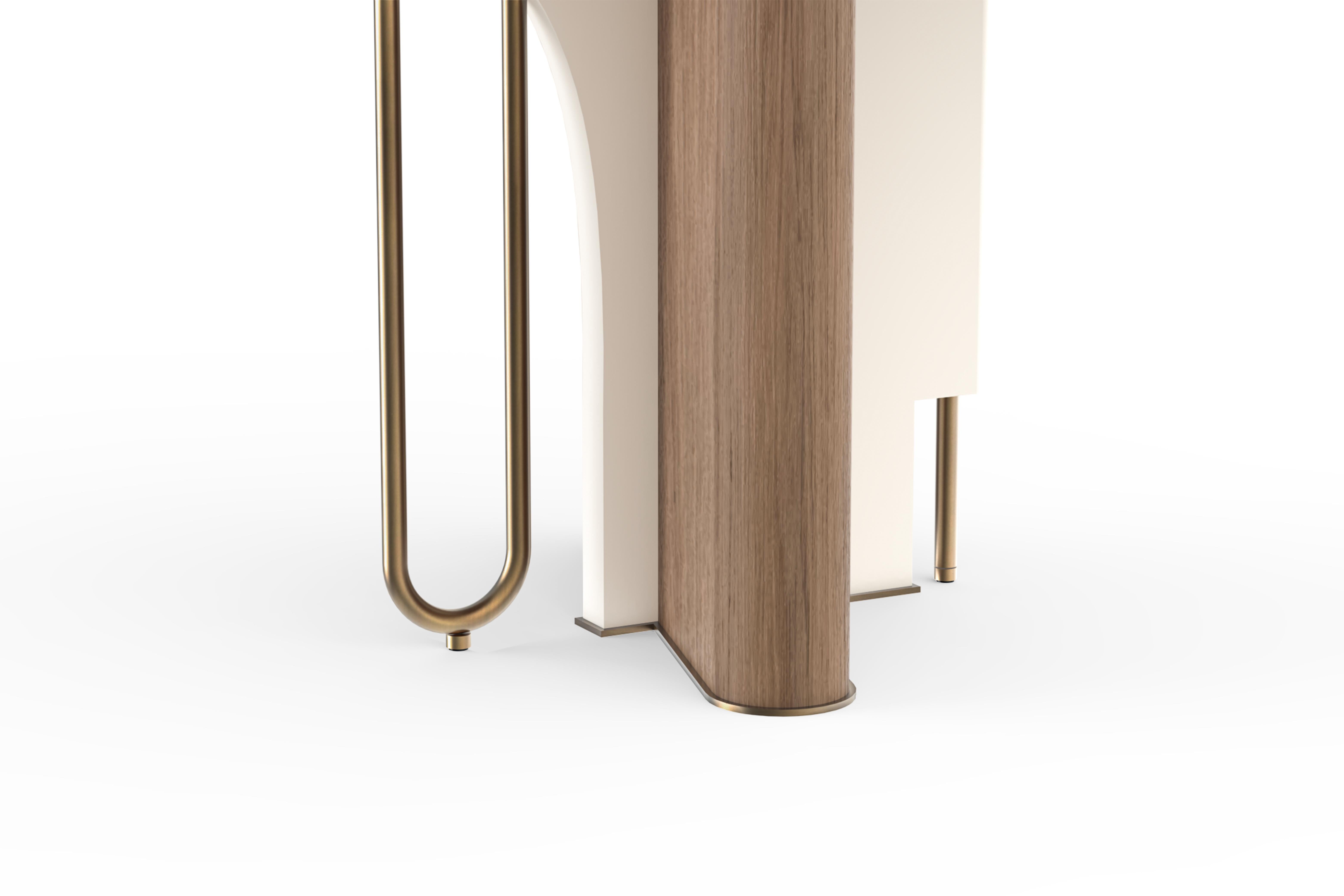 Tacheté Table de salle à manger Ferreirinha moderne du milieu du siècle, Oak Oak, Brass, Handmade by Greenapple en vente