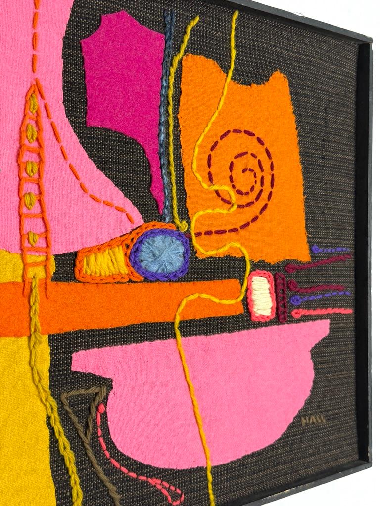 Appendiabiti da parete in fibra d'arte moderna di Carolyn Hall 1965 In condizioni buone in vendita a Troy, MI
