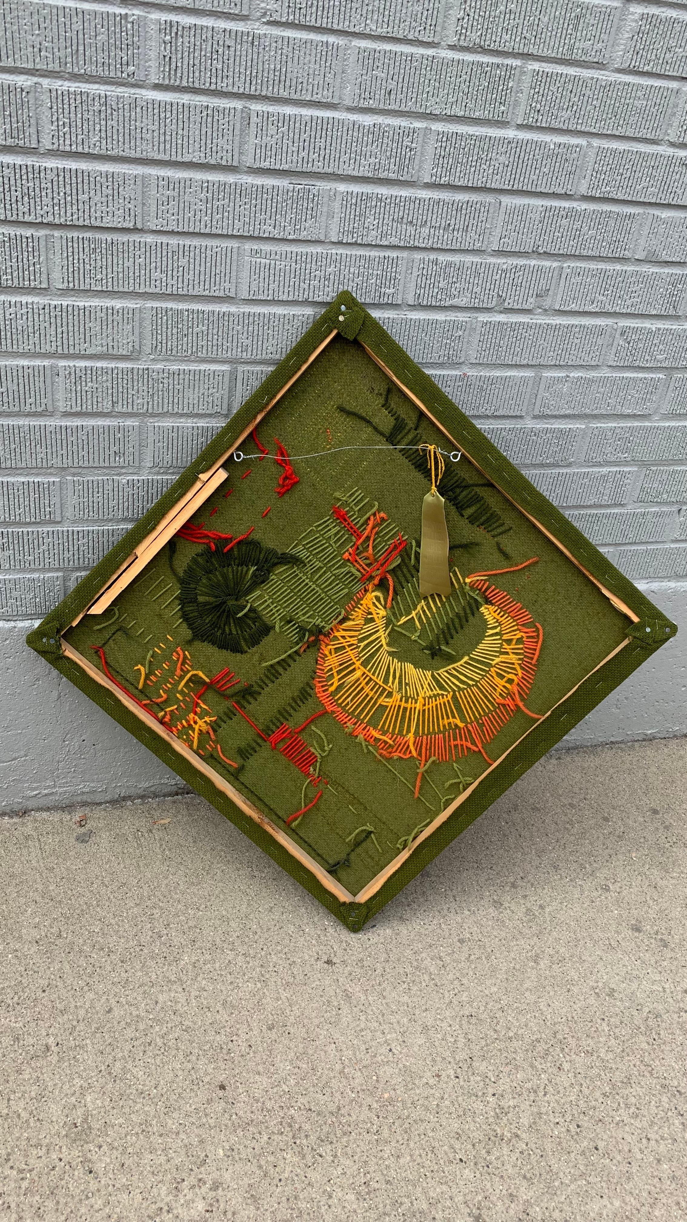 Moderner Faserkunst-Wandbehang aus der Mitte des Jahrhunderts, datiert 1965 (amerikanisch) im Angebot