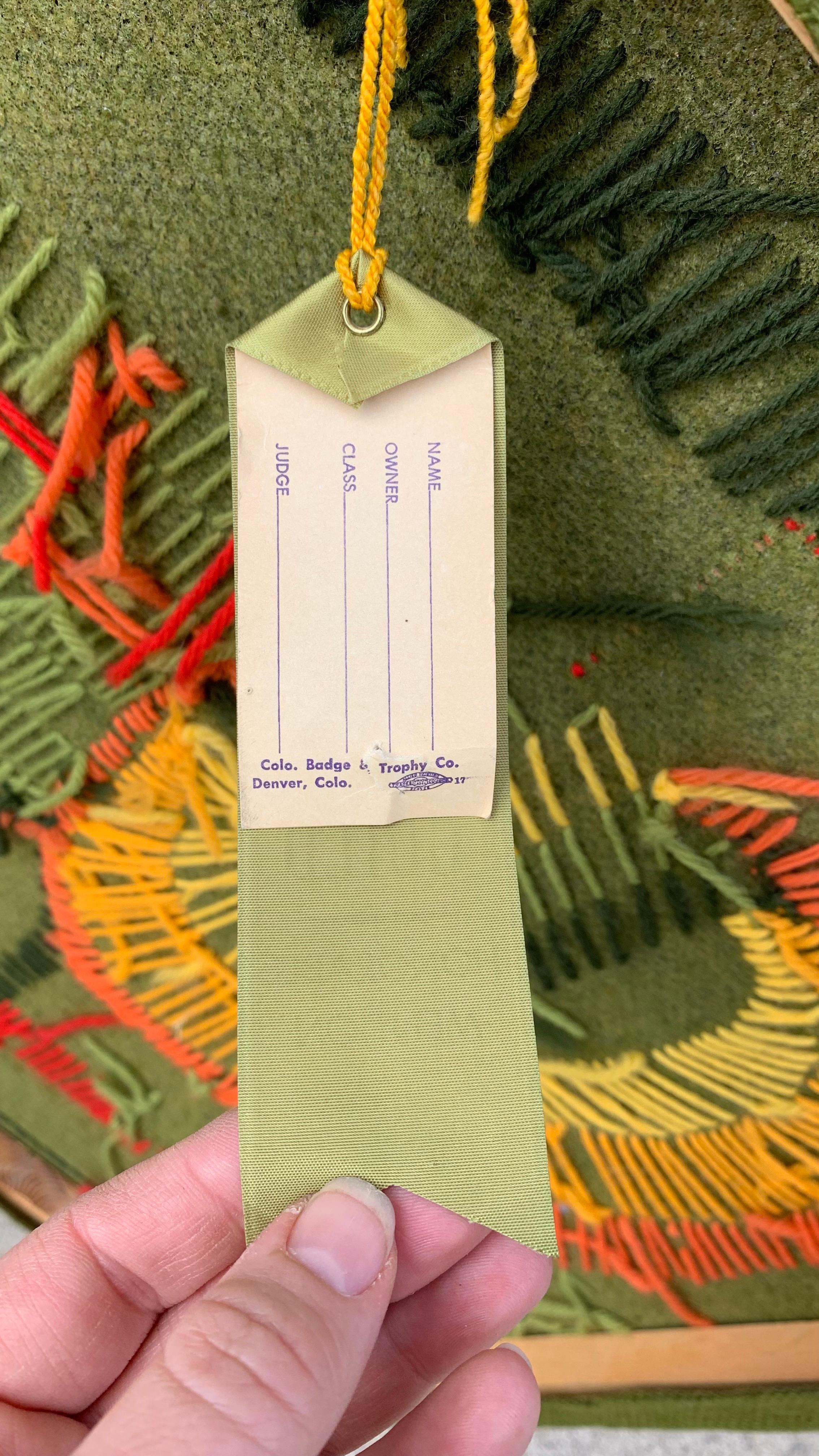 Moderner Faserkunst-Wandbehang aus der Mitte des Jahrhunderts, datiert 1965 (Mitte des 20. Jahrhunderts) im Angebot