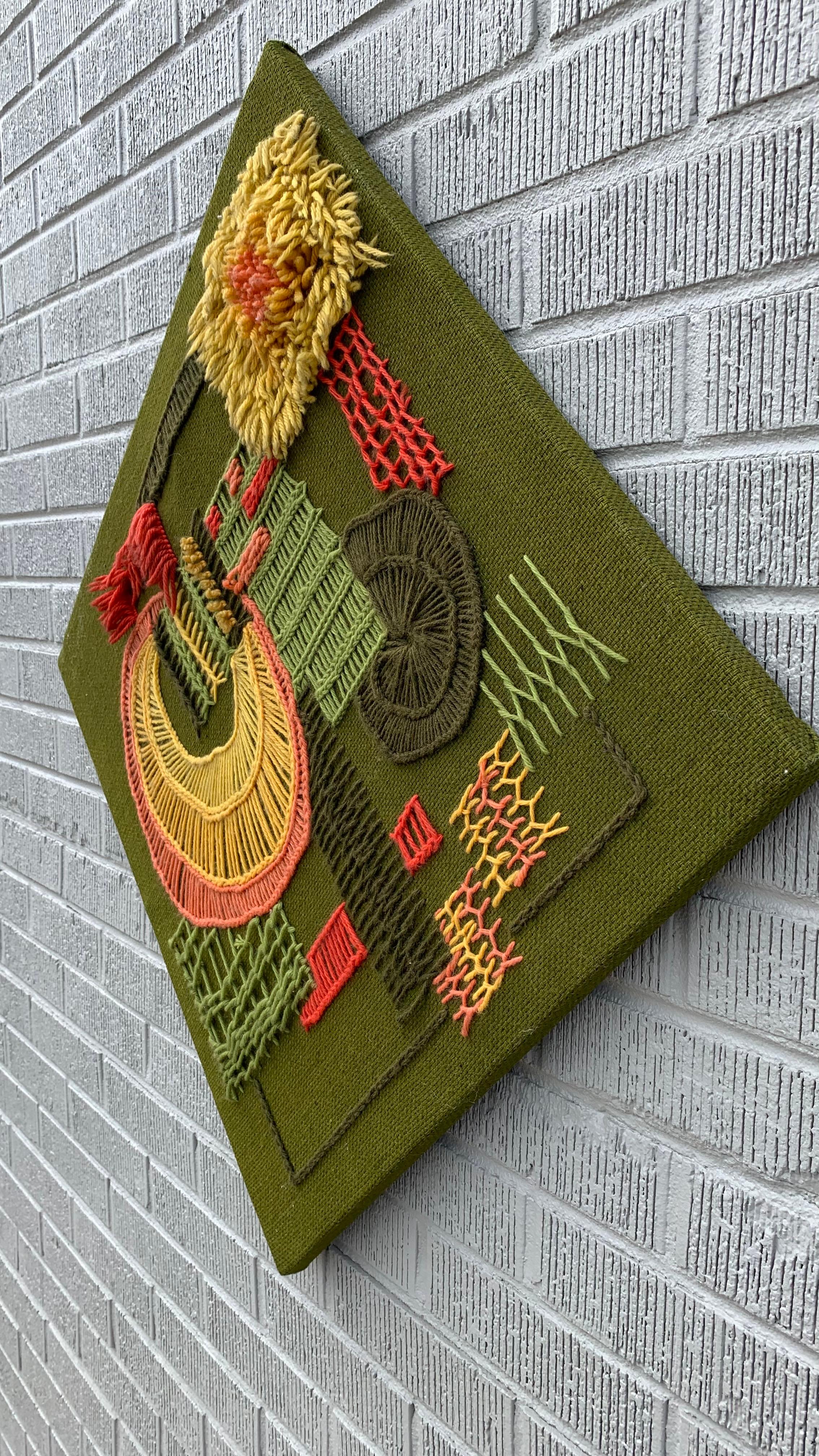 Moderner Faserkunst-Wandbehang aus der Mitte des Jahrhunderts, datiert 1965 im Angebot 1