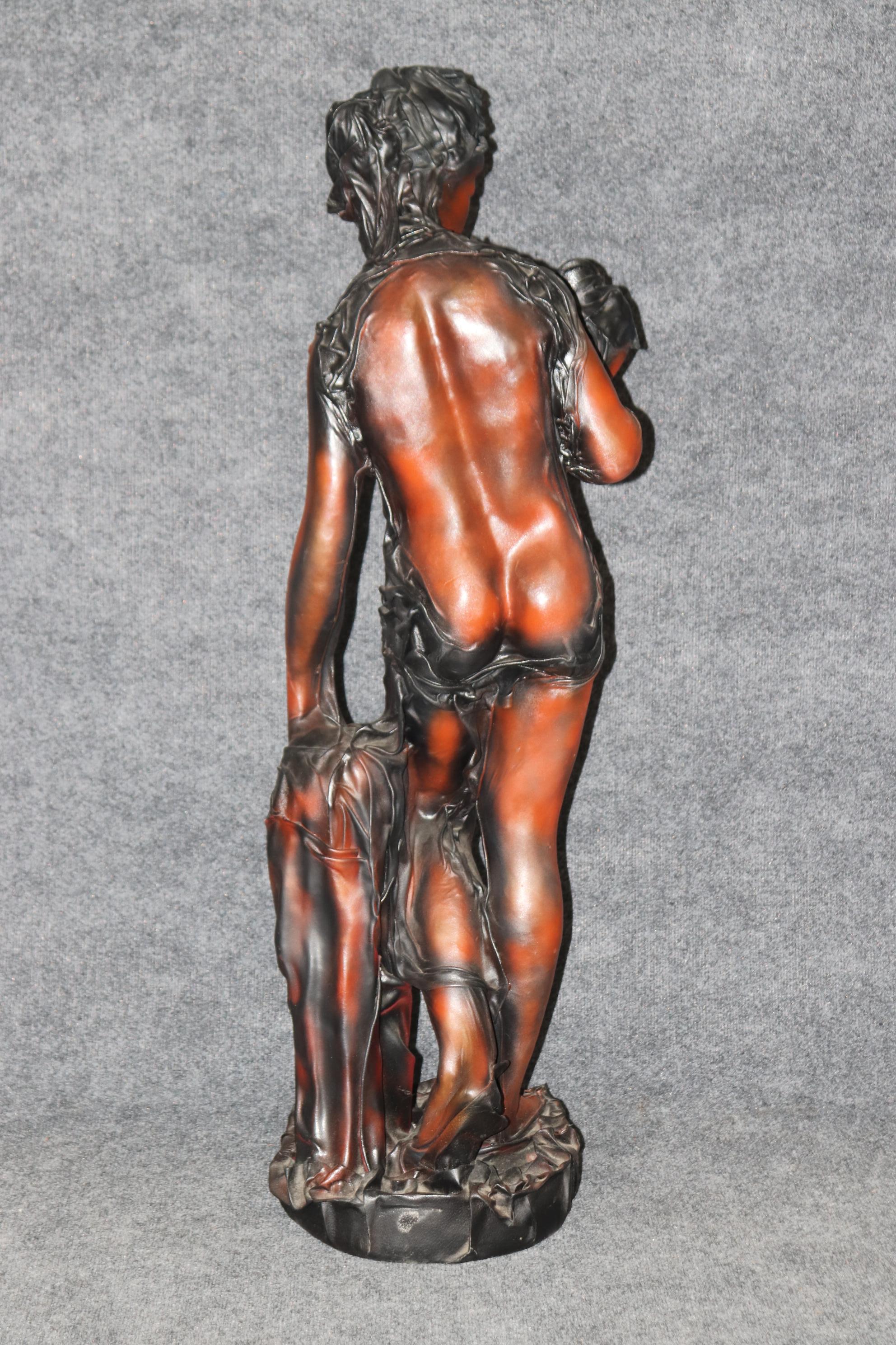 Mid-Century moderno Scultura figurativa di metà secolo moderno con rivestimento in pelle, attribuita a Daphne Du Barry in vendita