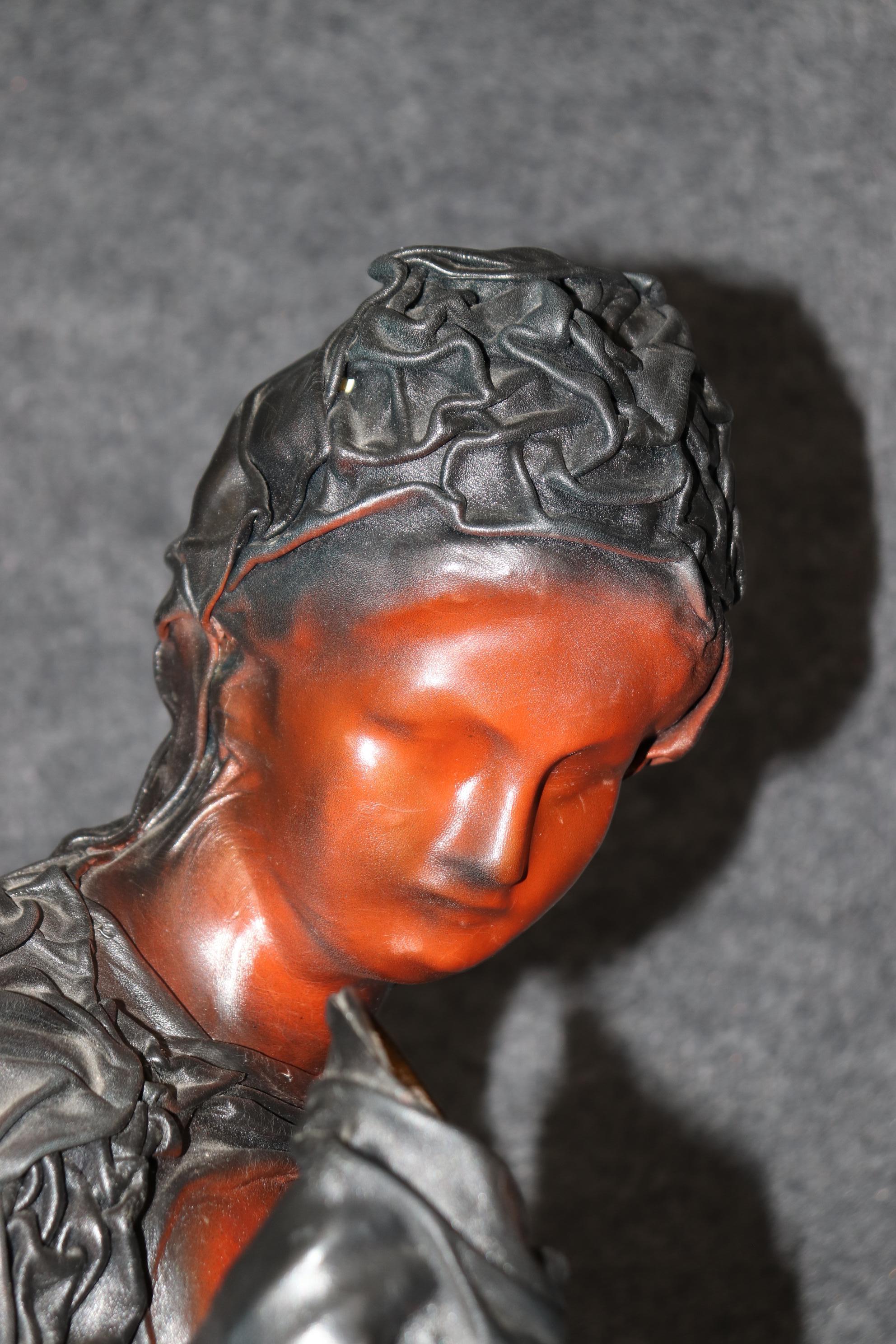 XX secolo Scultura figurativa di metà secolo moderno con rivestimento in pelle, attribuita a Daphne Du Barry in vendita