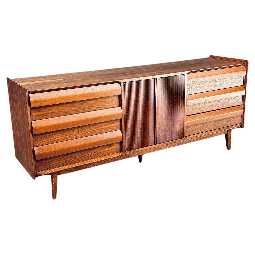 Newly Refinished - Mid-Century Modern “First Edition” 9-Drawer Dresser by Lane For Sale