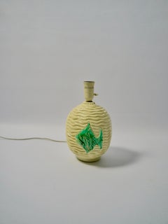 Lampe de table moderne du milieu du siècle ornée de poissons par Arol Halden:: Norvège:: années 1950