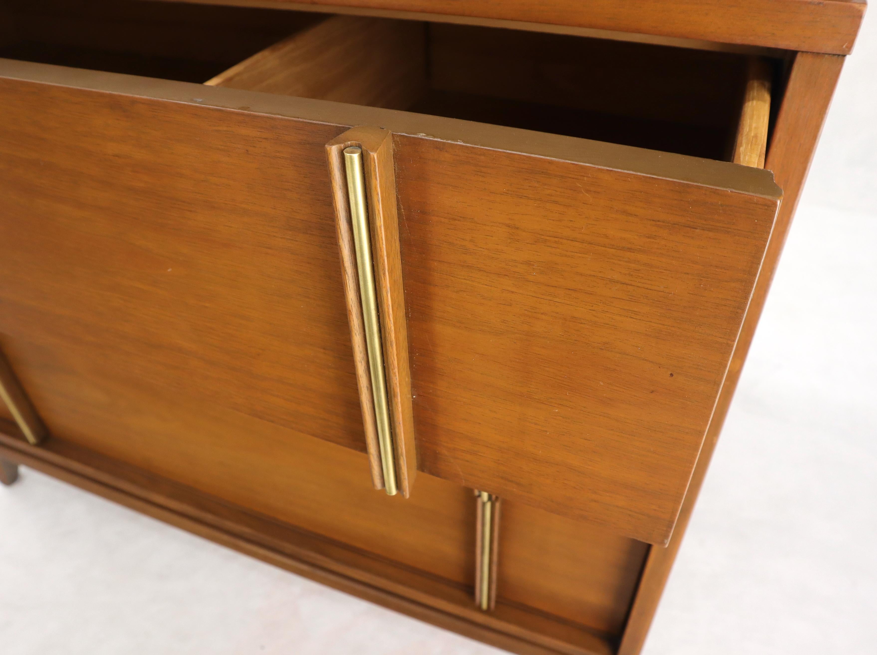 Mid-Century Modern Five Drawers High Chest Dresser with Brass Accents For Sale 1