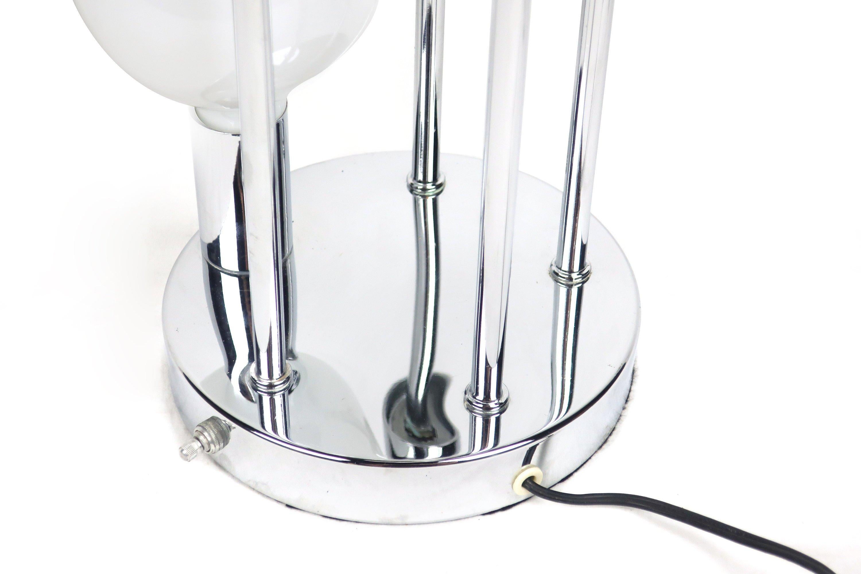 Mid-Century Modern Five Globe Table Lamp In Good Condition In Brooklyn, NY