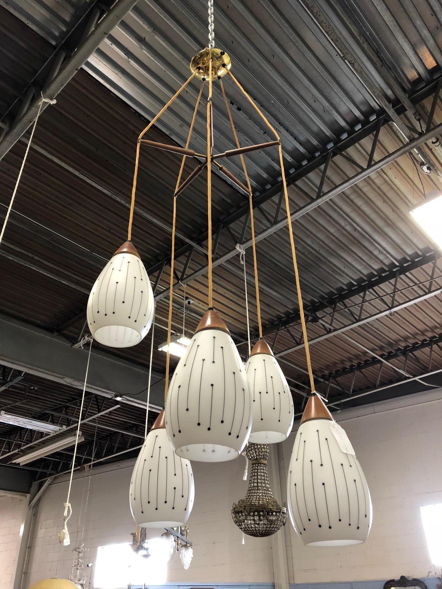 Mid-Century Modern Five-Pendant Light Fixture In Good Condition For Sale In New York, NY