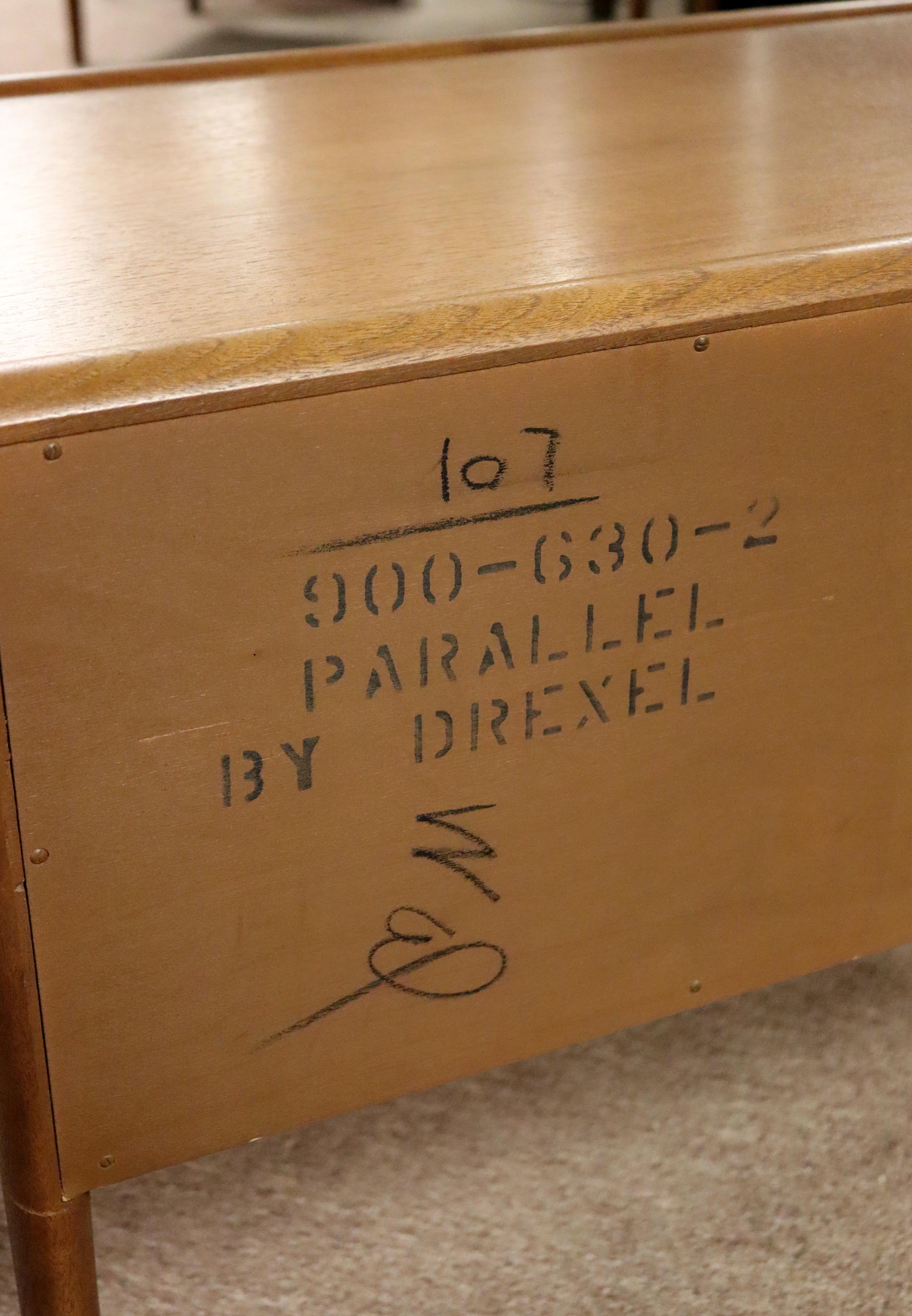 Mid-Century Modern Flagg for Drexel Parallel Walnut Bedroom Set Dressers 1960s 3