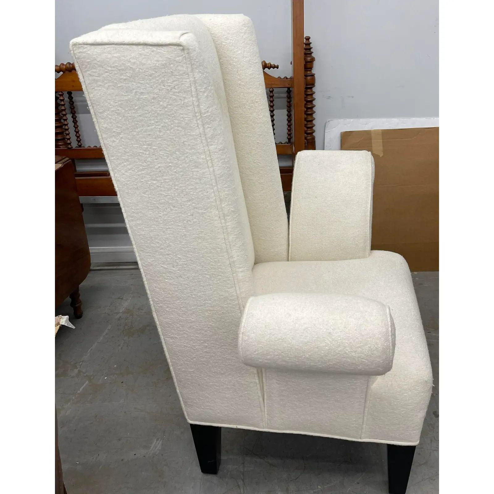 Mid-Century Modern Chaise Wingback blanche flamboyante du milieu du siècle dernier en vente