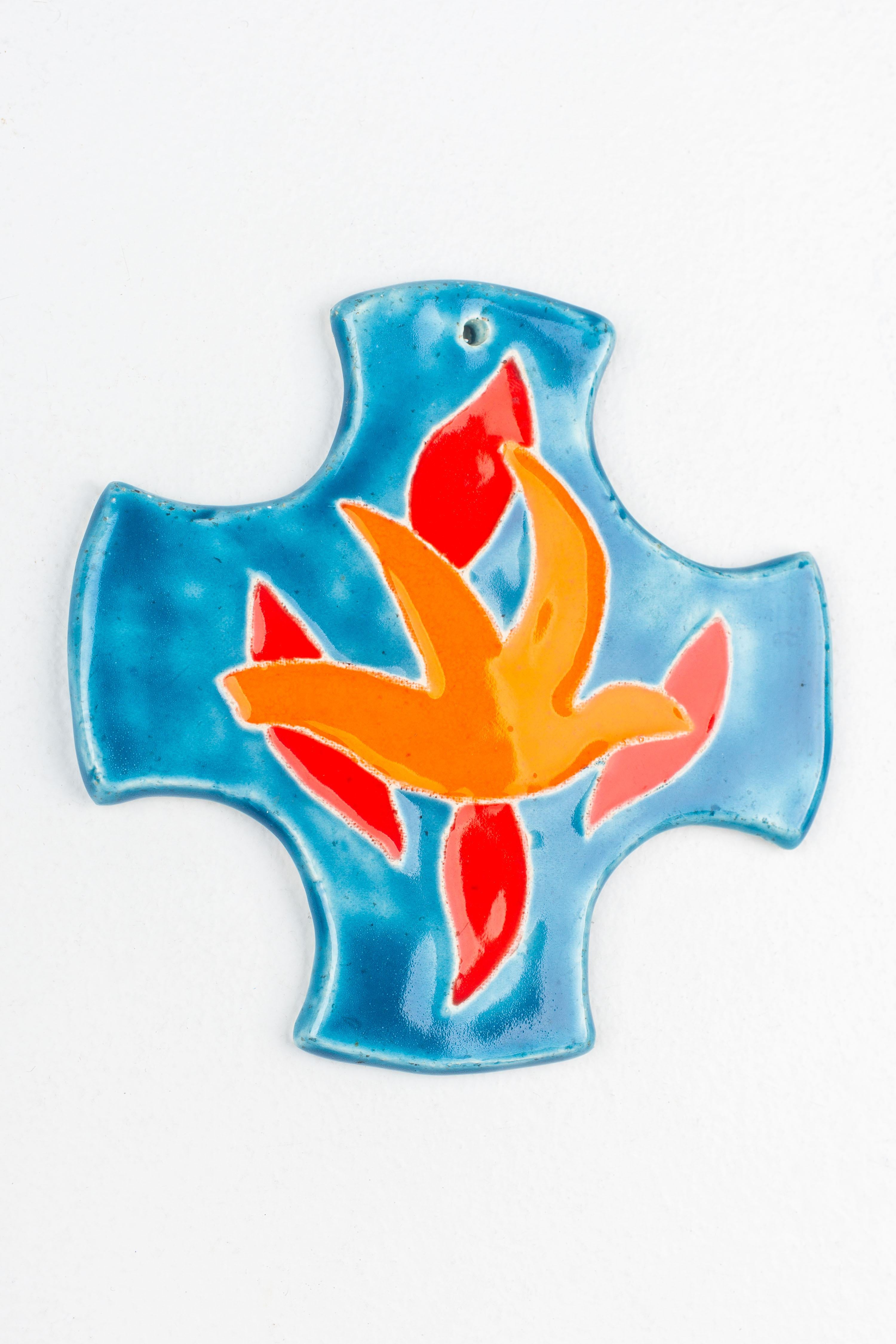 Mid-Century Modern Flame Motif Ceramic Cross320 In Good Condition For Sale In Chicago, IL