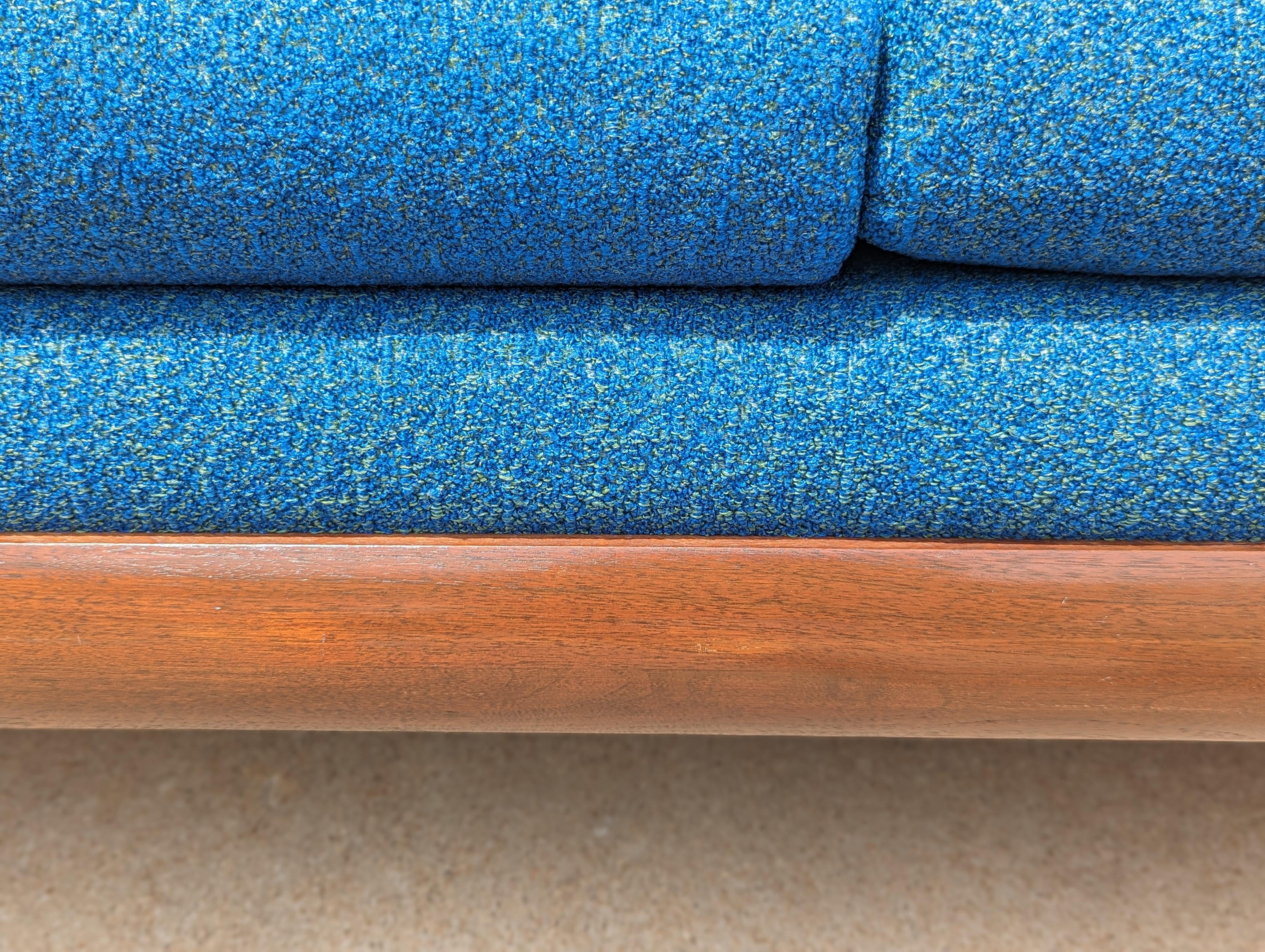Flexsteel Thunderbird Sofa, Moderne der Mitte des Jahrhunderts  im Zustand „Gut“ im Angebot in Tulsa, OK