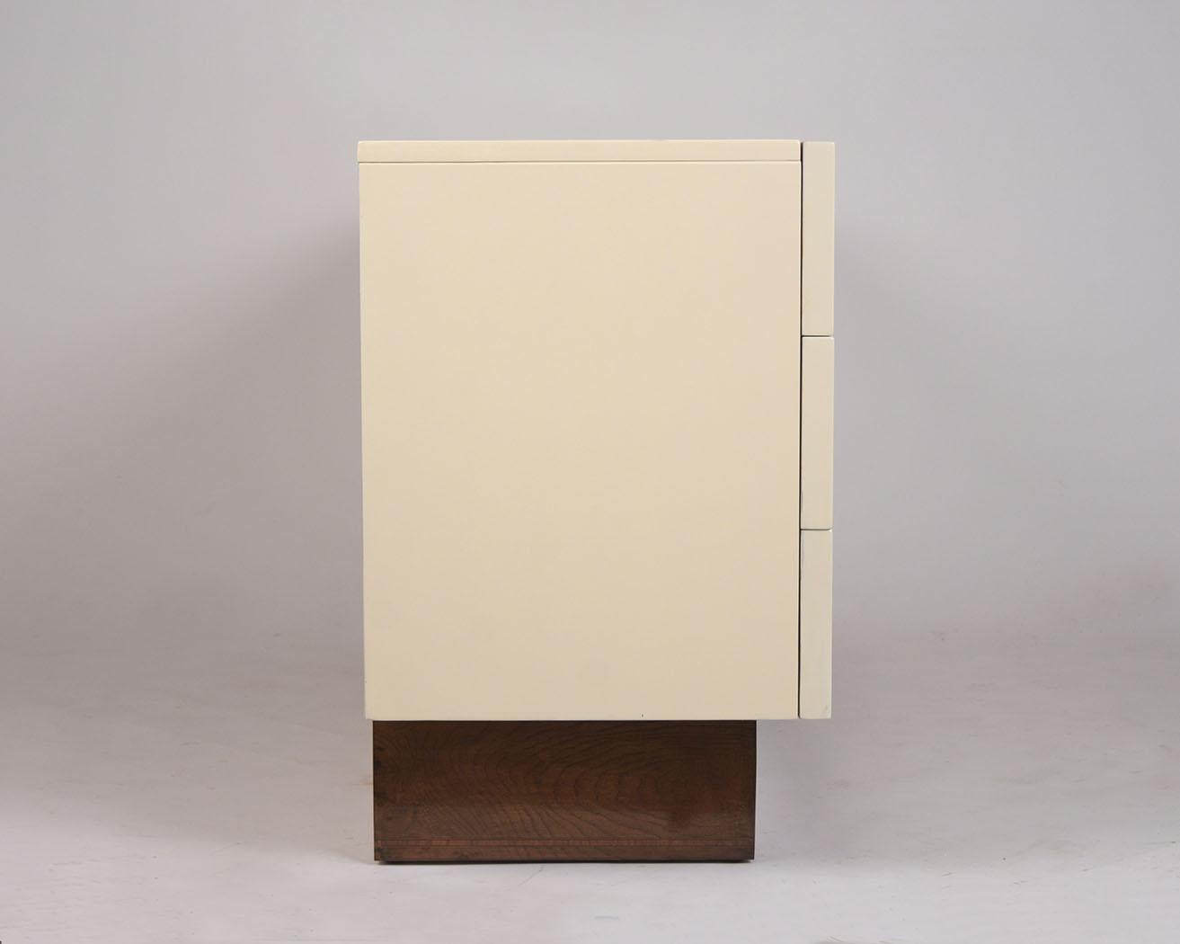 Brass  Mid-Century Modern Nine Drawer Dresser