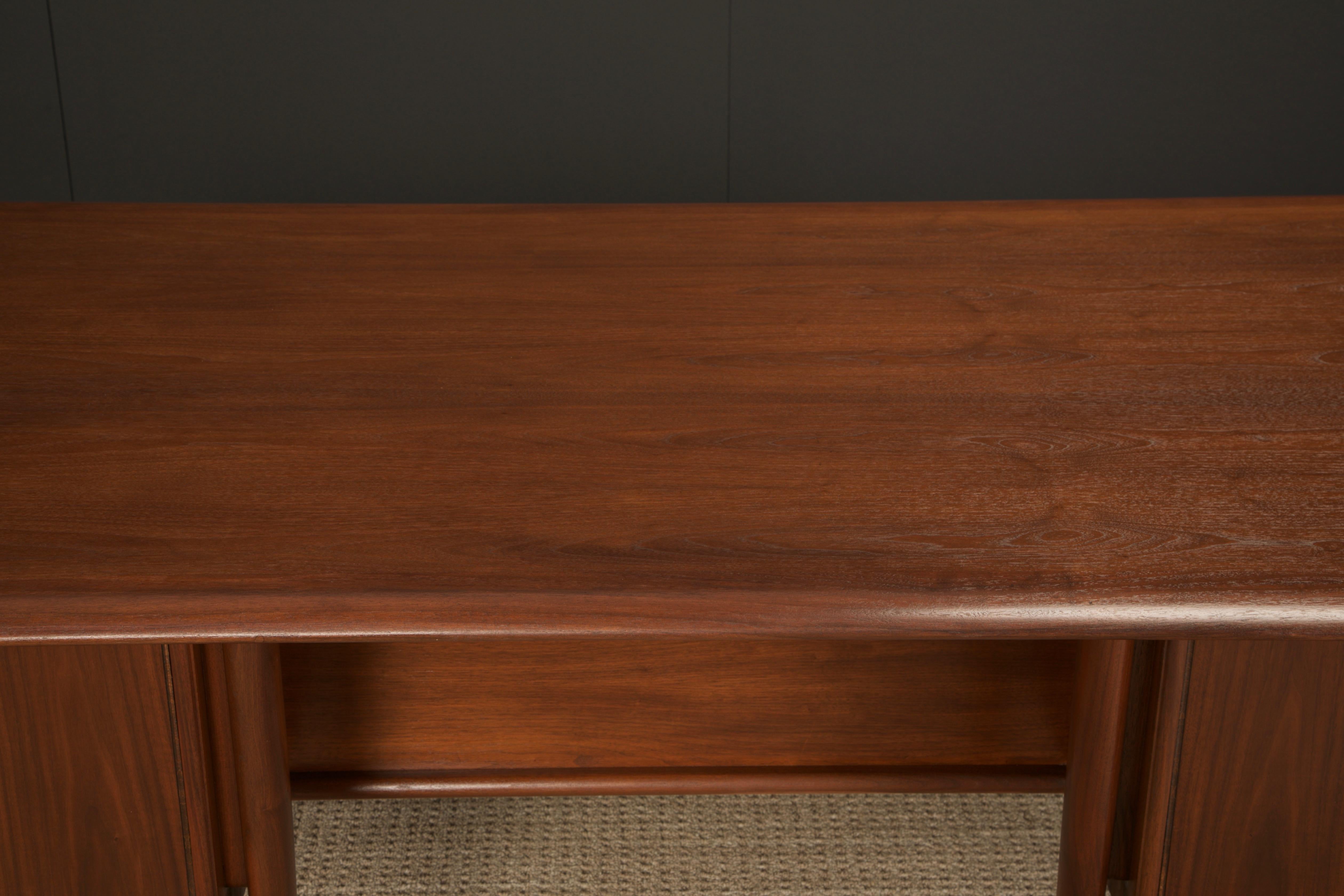 Mid-Century Modern Floating Desk, circa 1960s, Refinished 8