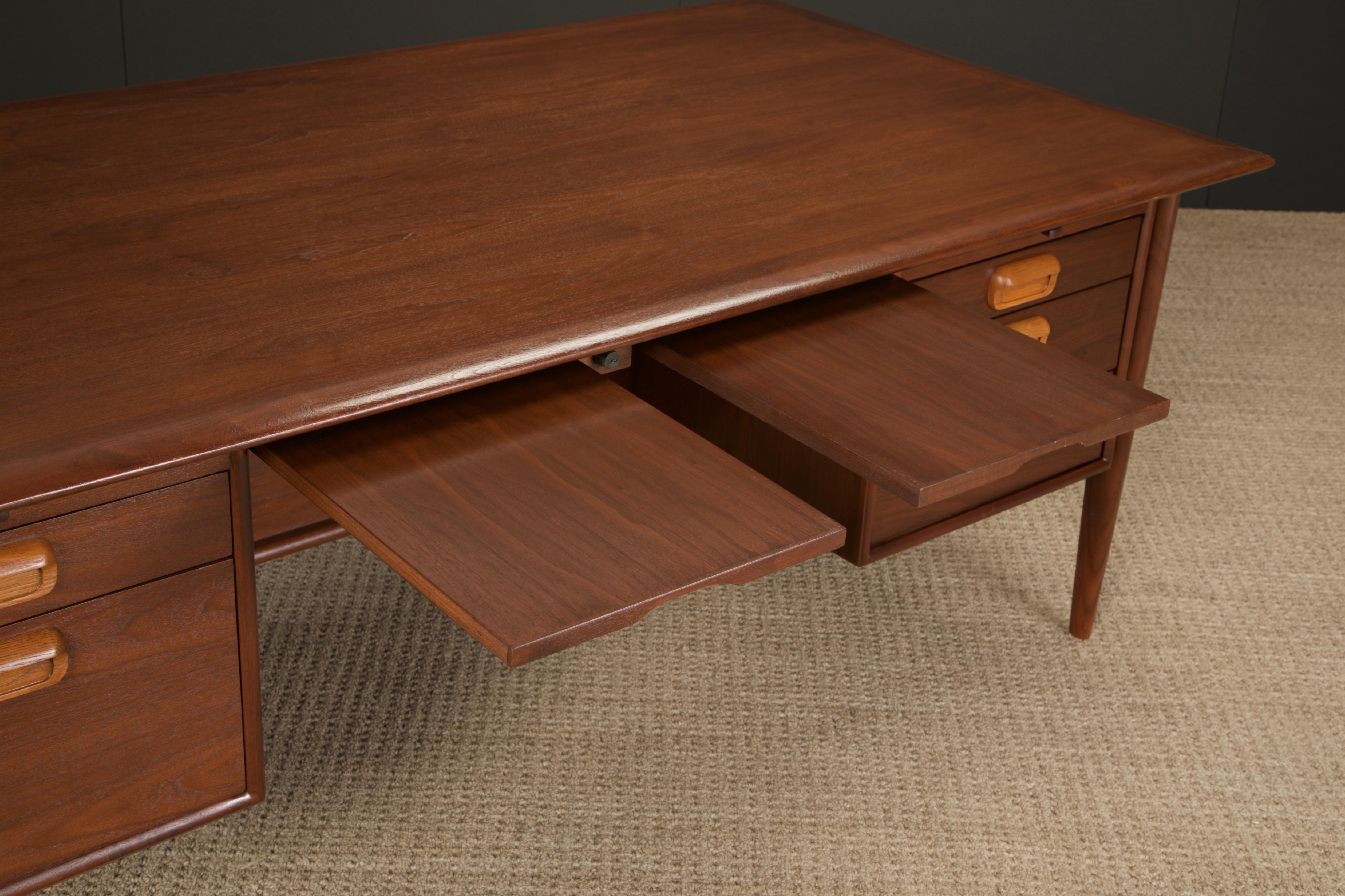 Unknown Mid-Century Modern Floating Desk, circa 1960s, Refinished
