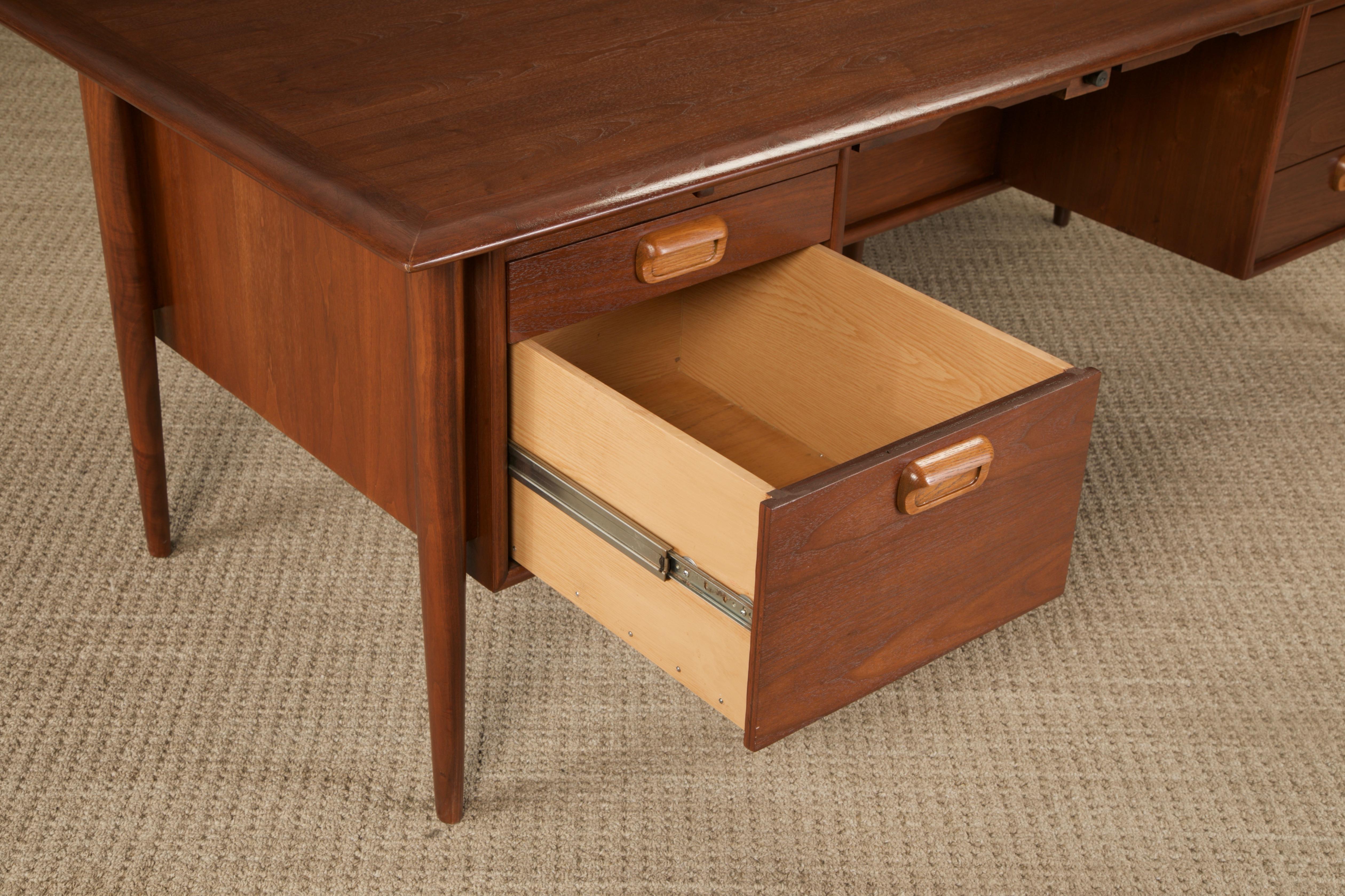 Mid-Century Modern Floating Desk, circa 1960s, Refinished 1