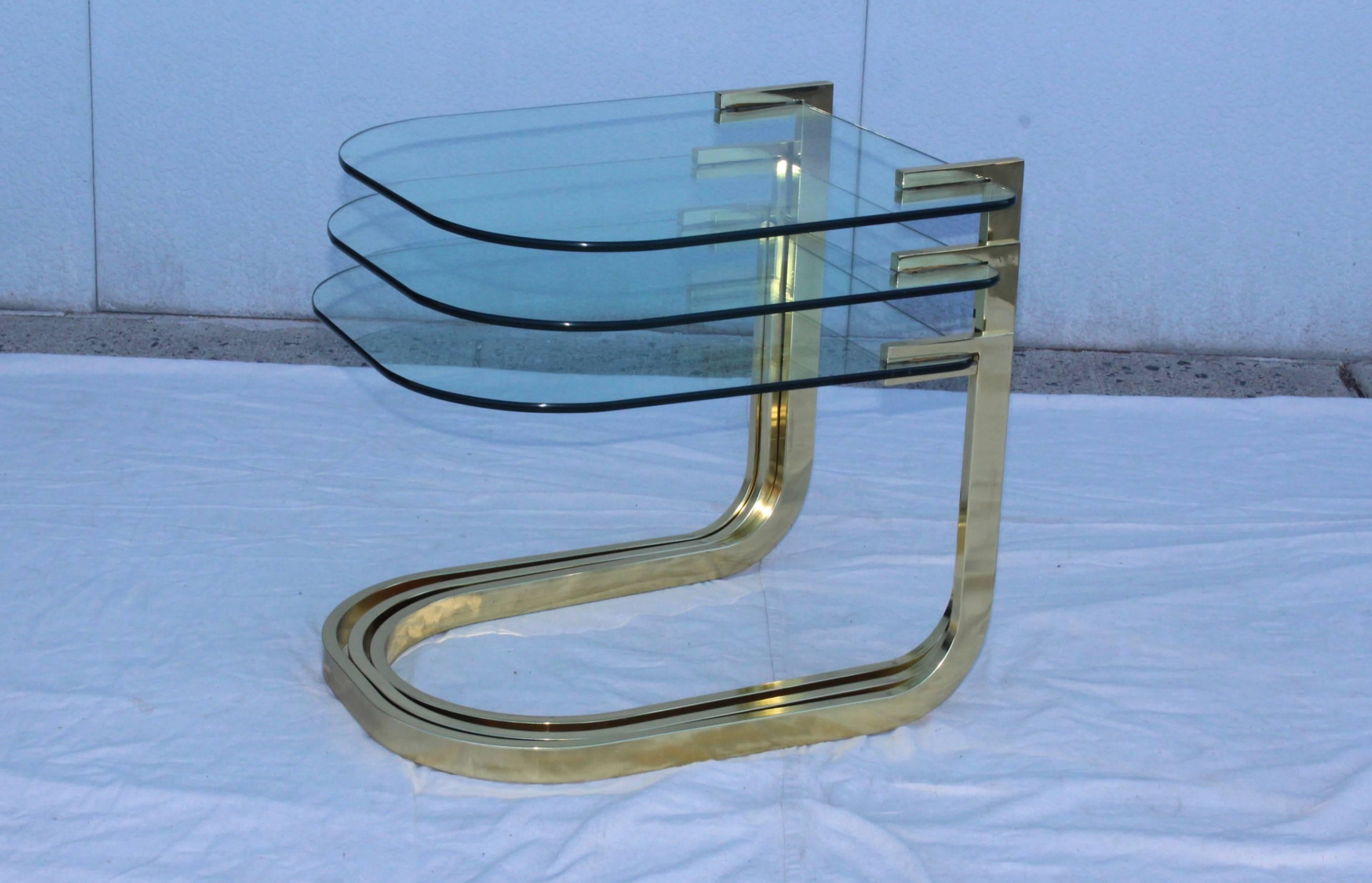 1980's Floating Brass and Glass Nesting Tables In Good Condition In New York, NY