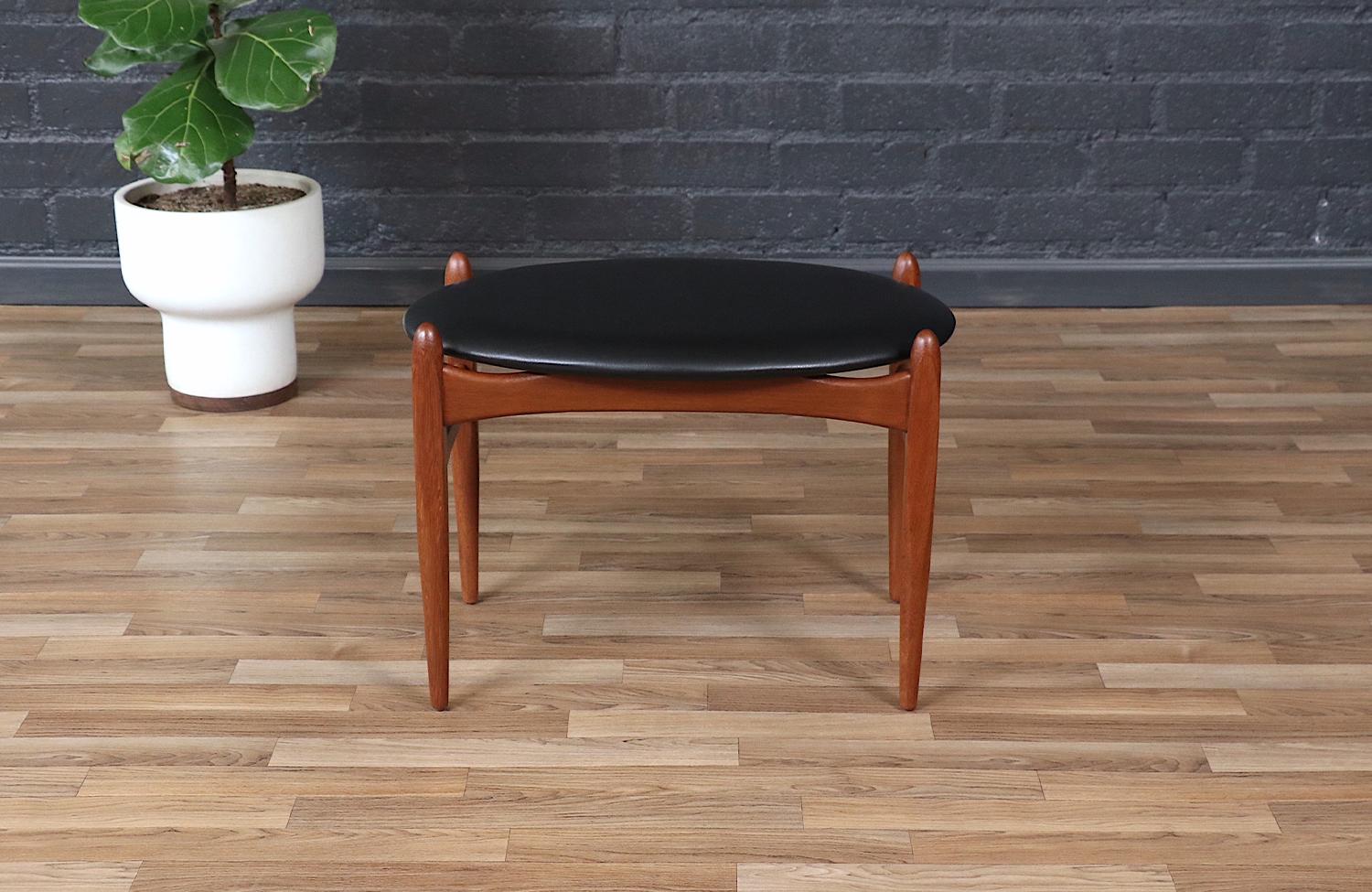 English Mid-Century Modern Floating Seat Stool by Elliots of Newbury For Sale