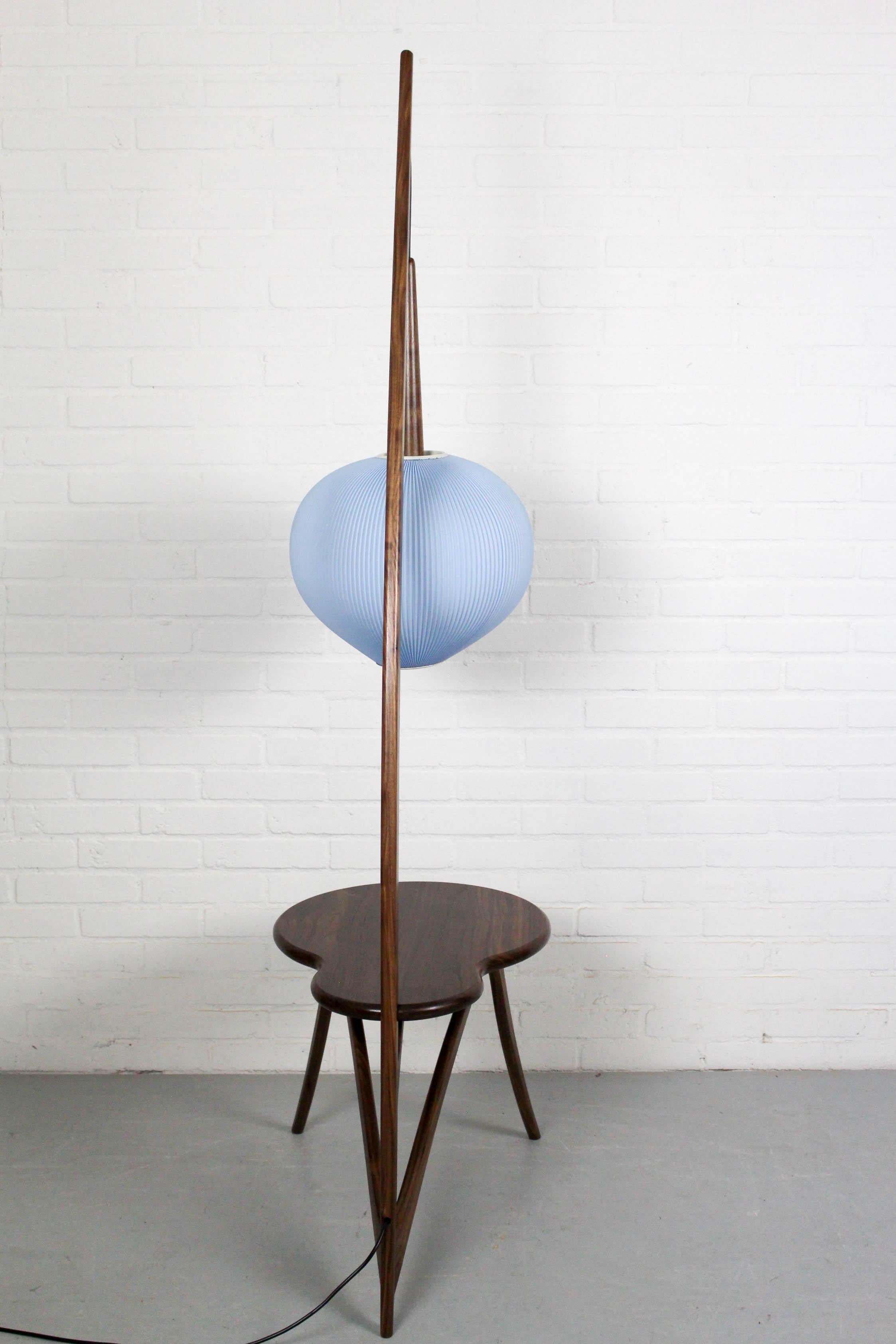 Mid-Century Modern Floor Lamp and American Nut Table In Good Condition In Appeltern, Gelderland