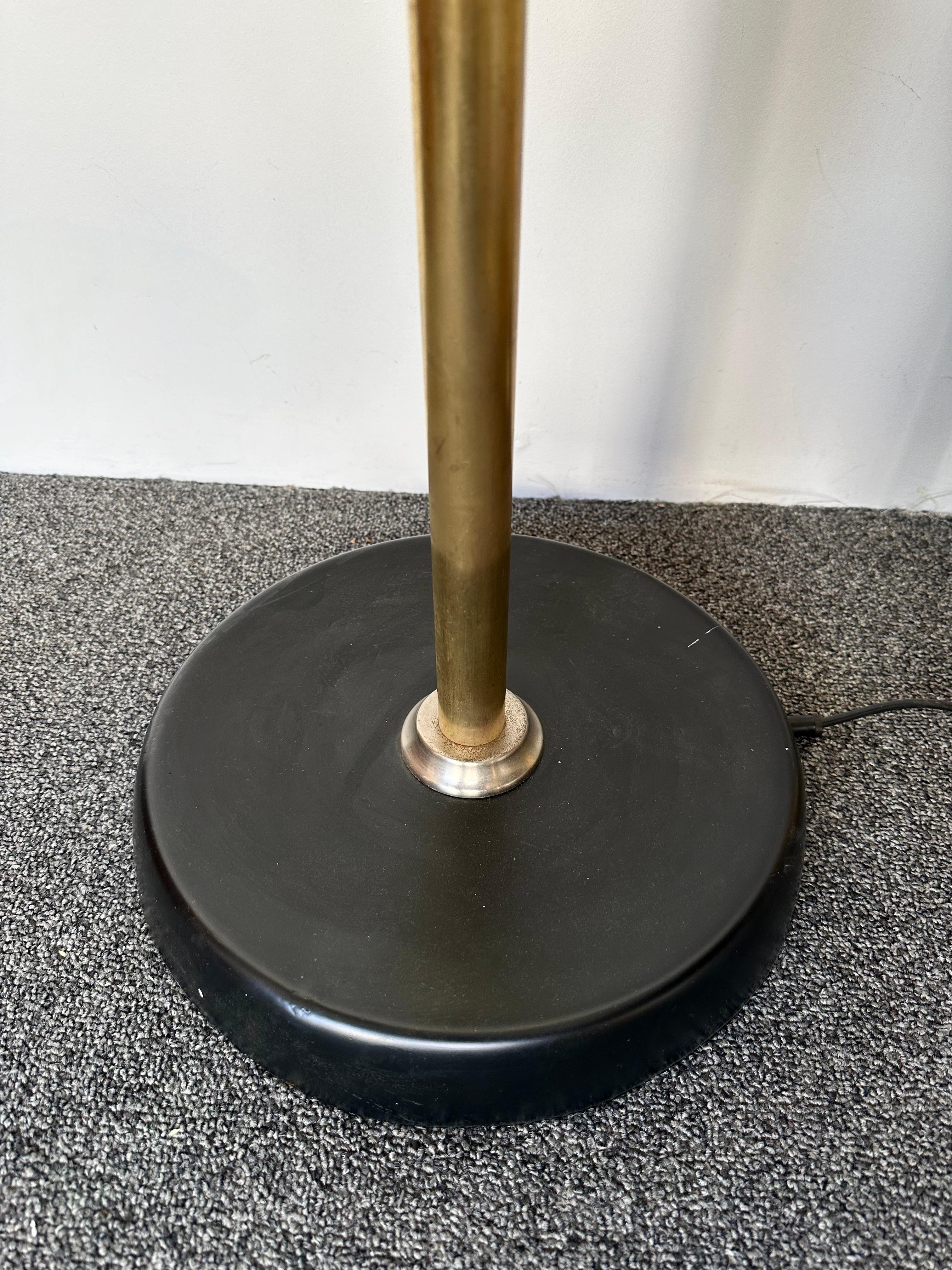 Mid-Century Modern Floor Lamp Brass Lacquered Metal by Lumi, Italy, 1950s In Good Condition For Sale In SAINT-OUEN, FR