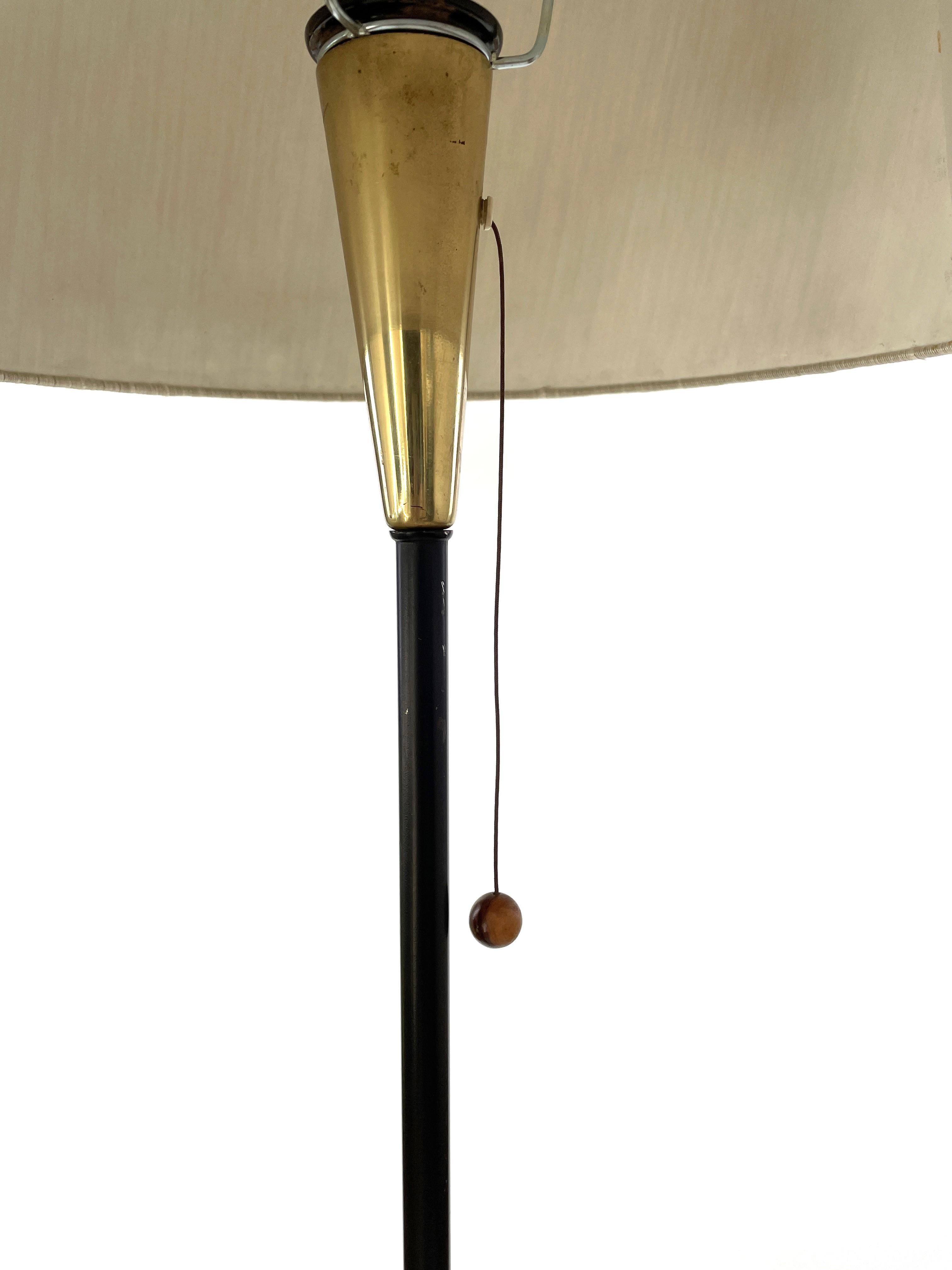 Moderne Stehlampe aus der Mitte des Jahrhunderts von Maria Lindeman für Idman, Finnland, 1950er Jahre (Mitte des 20. Jahrhunderts) im Angebot