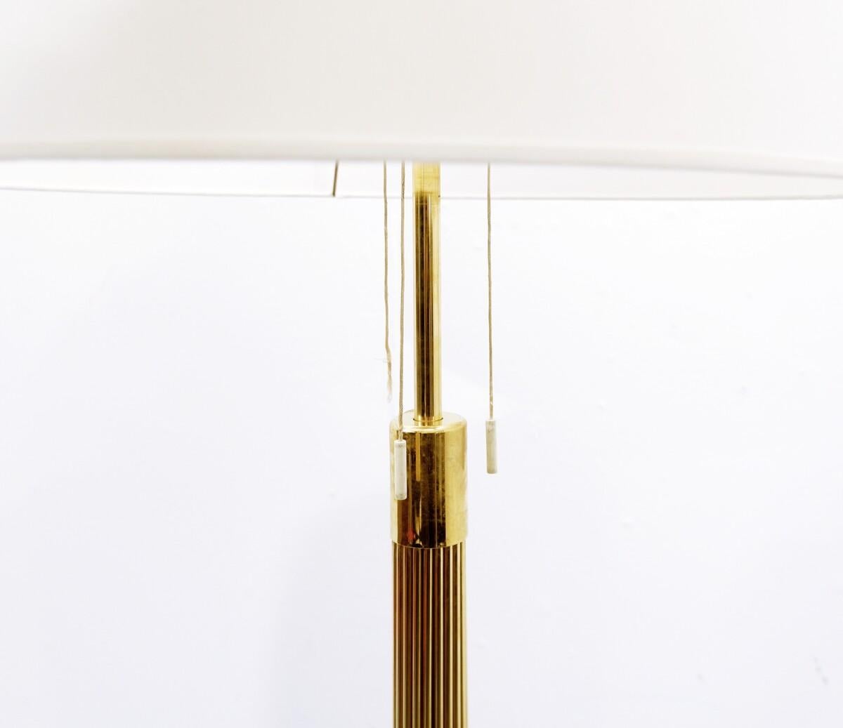 Mid Century Modern Floor Lamp by Verner Panton for Fritz Hansen  For Sale 2