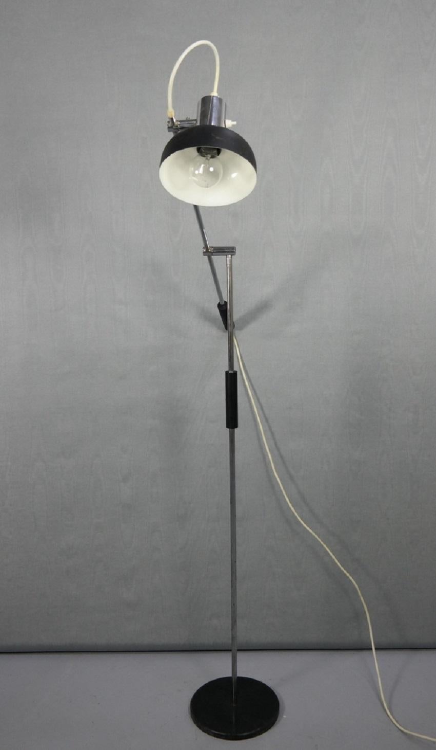 Mid-Century Modern Floor Lamp For Sale 4