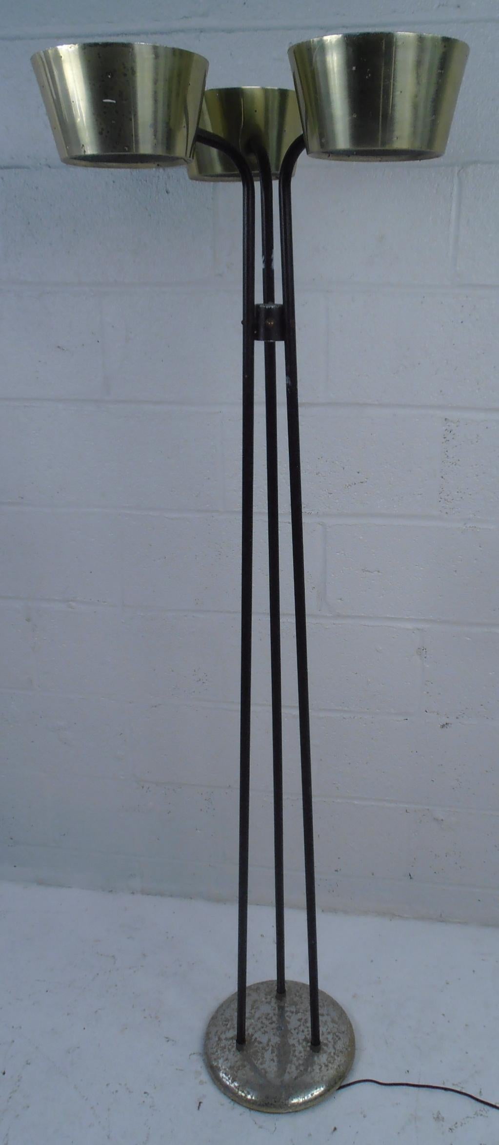 Late 20th Century Mid-Century Modern Floor Lamp For Sale