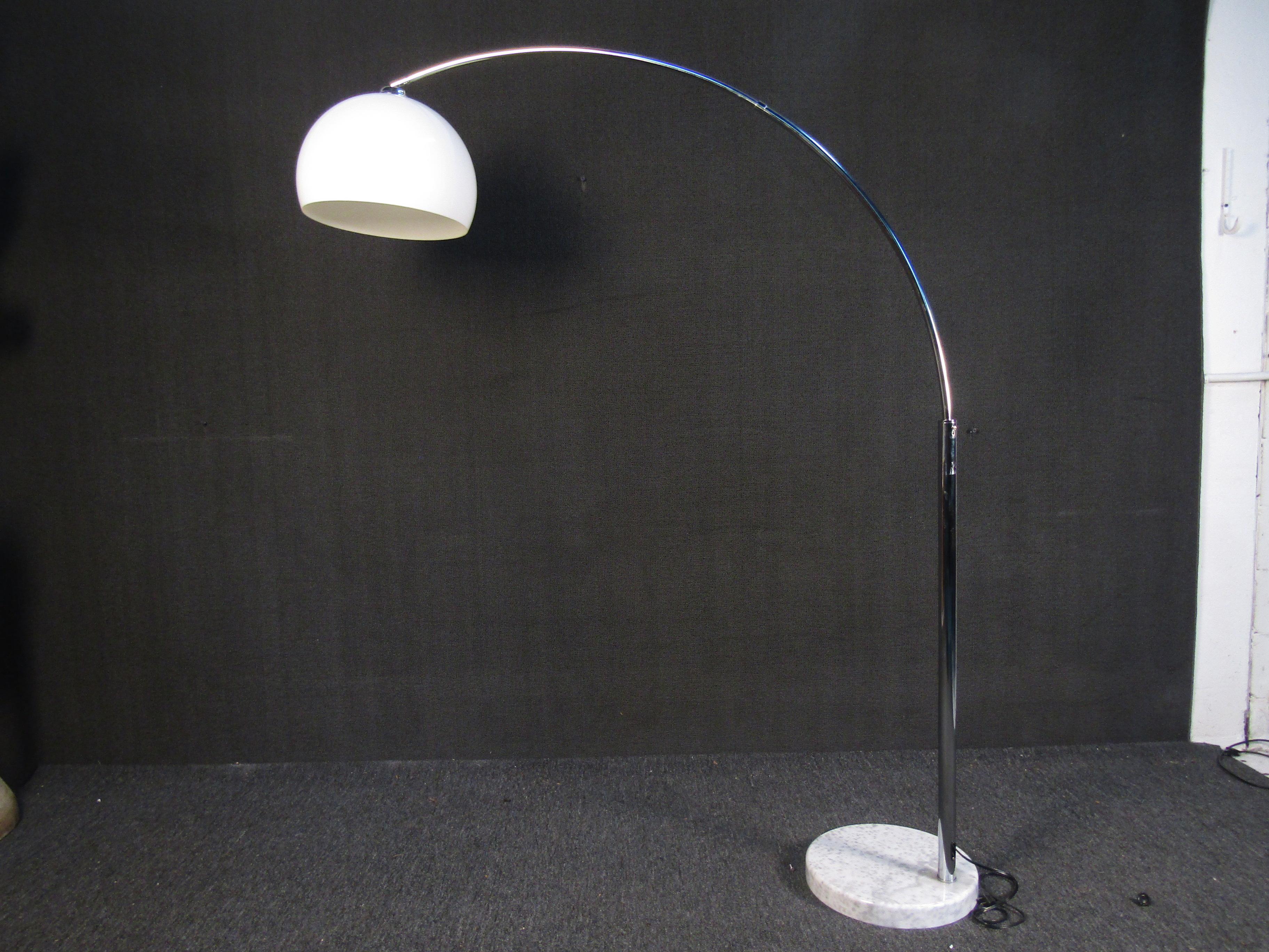 20th Century Mid-Century Modern Floor Lamp in Chrome and Marble For Sale