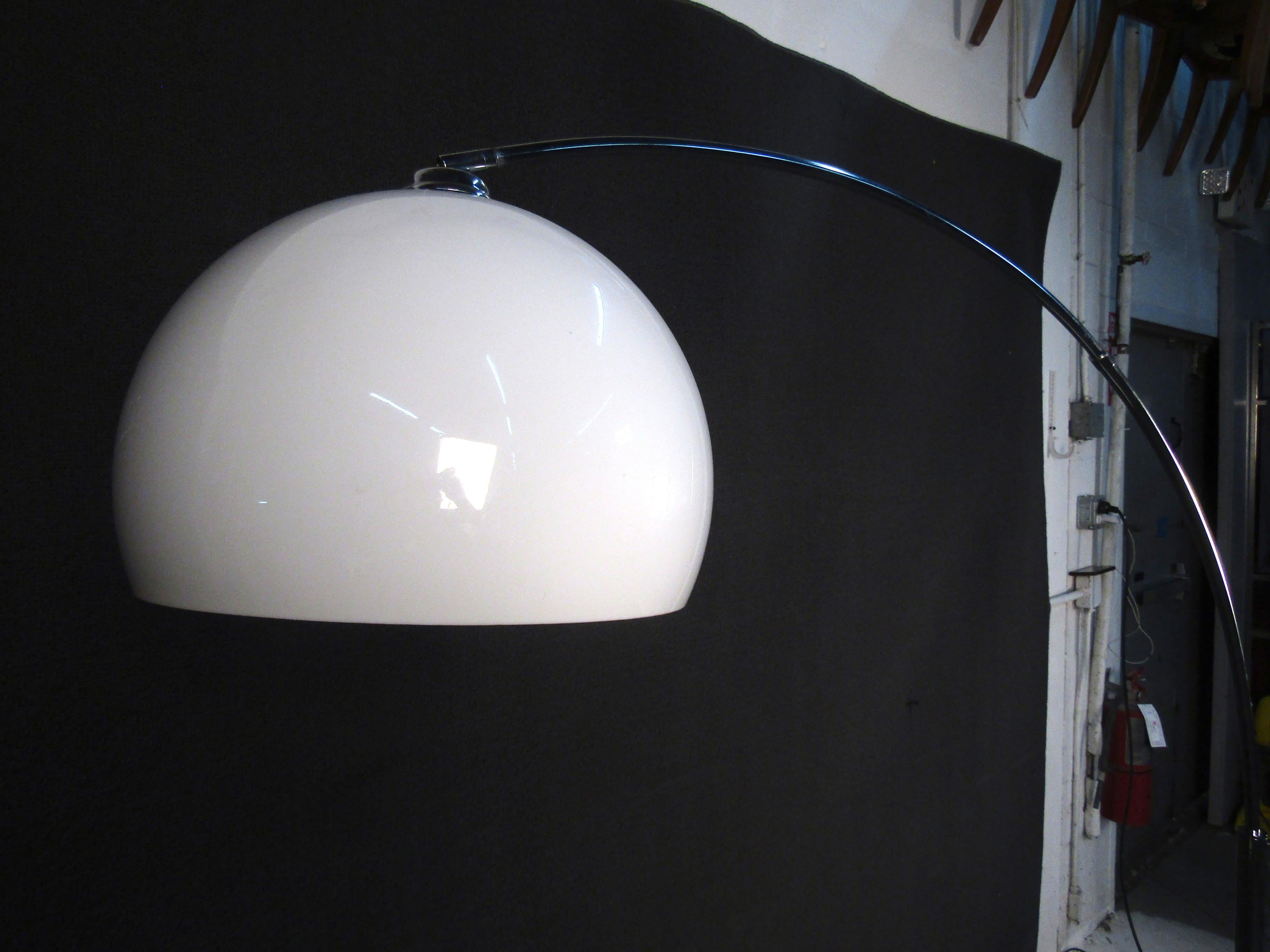 Mid-Century Modern Floor Lamp in Chrome and Marble For Sale 1